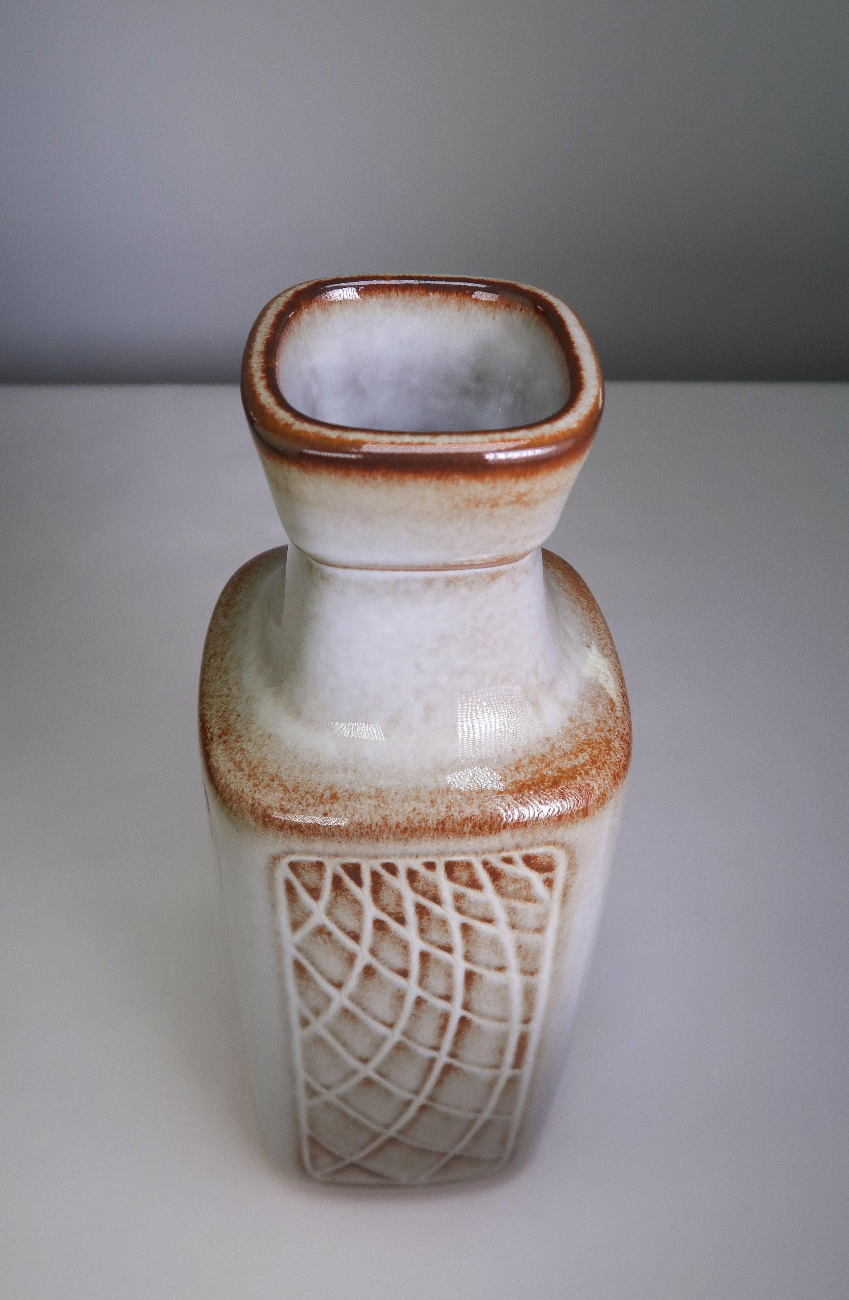 Fait main Vase danois en céramique gris brun Johansen Graphic des années 1960 pour Søholm en vente