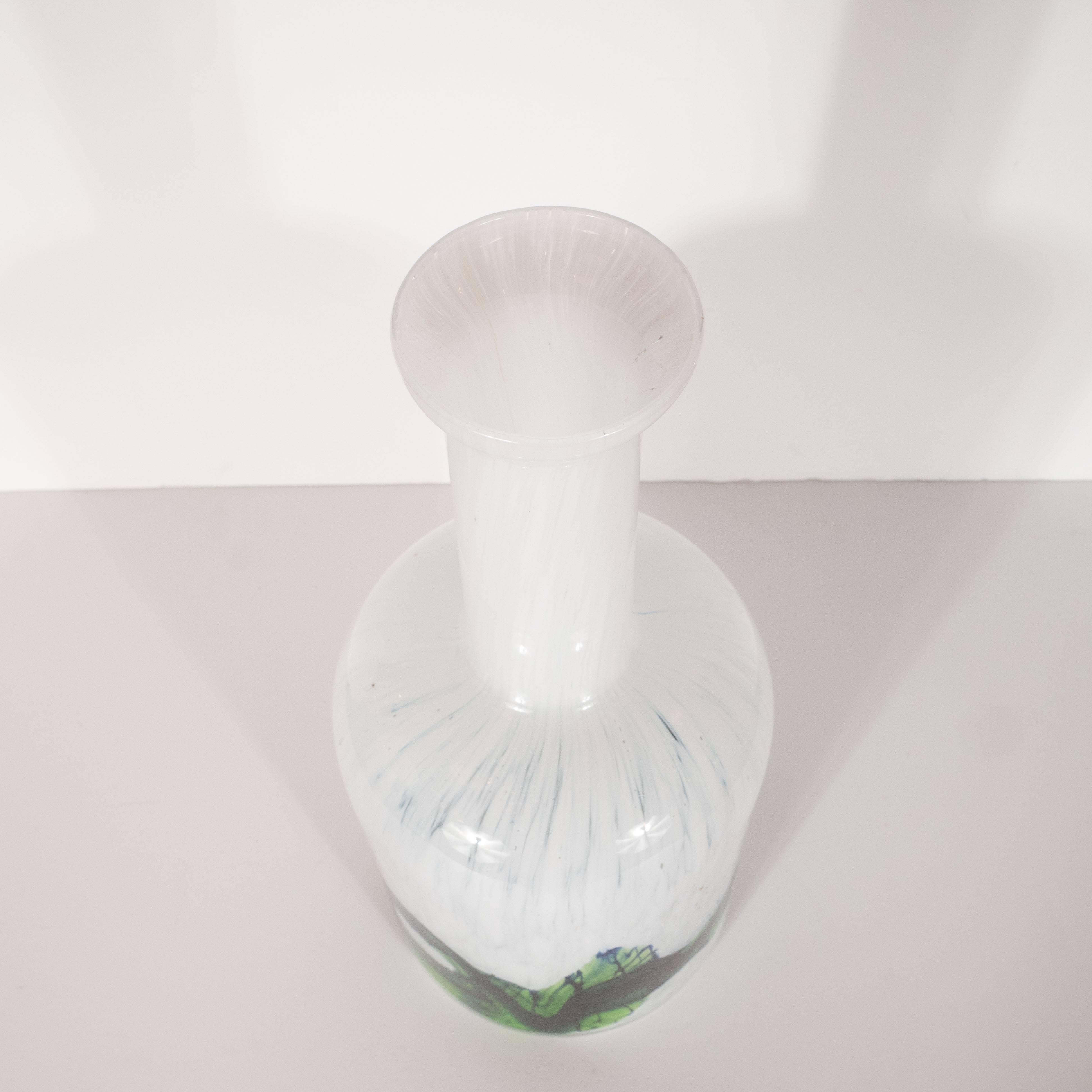 Milieu du XXe siècle Vase danois en verre soufflé à la bouche, de style moderne du milieu du siècle dernier, par Otto Brauer pour Holmegaard en vente
