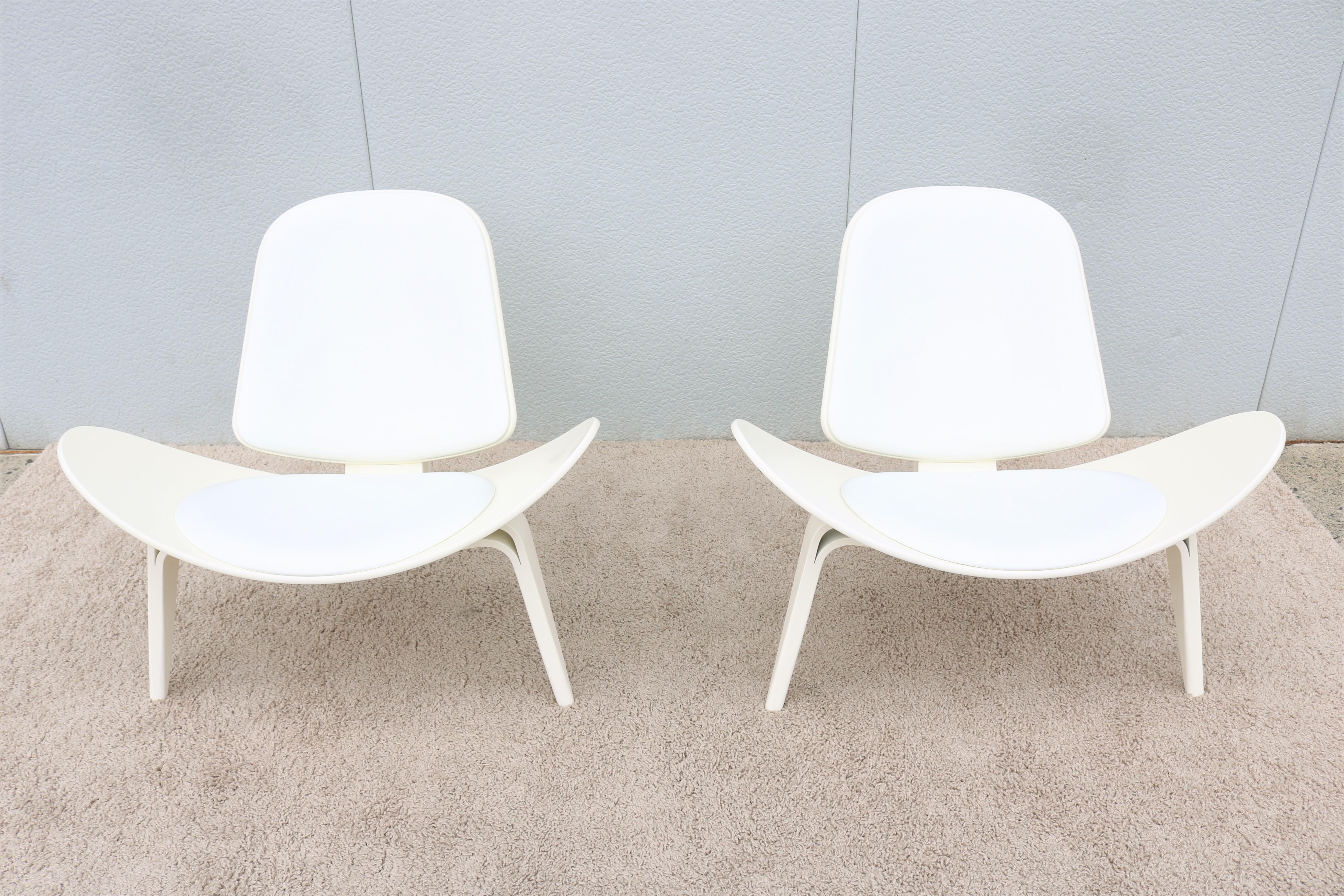 Paire de chaises coquillage CH07 de Hans J. Wegner pour Carl Hansen, de style danois moderne du milieu du siècle dernier en vente 2