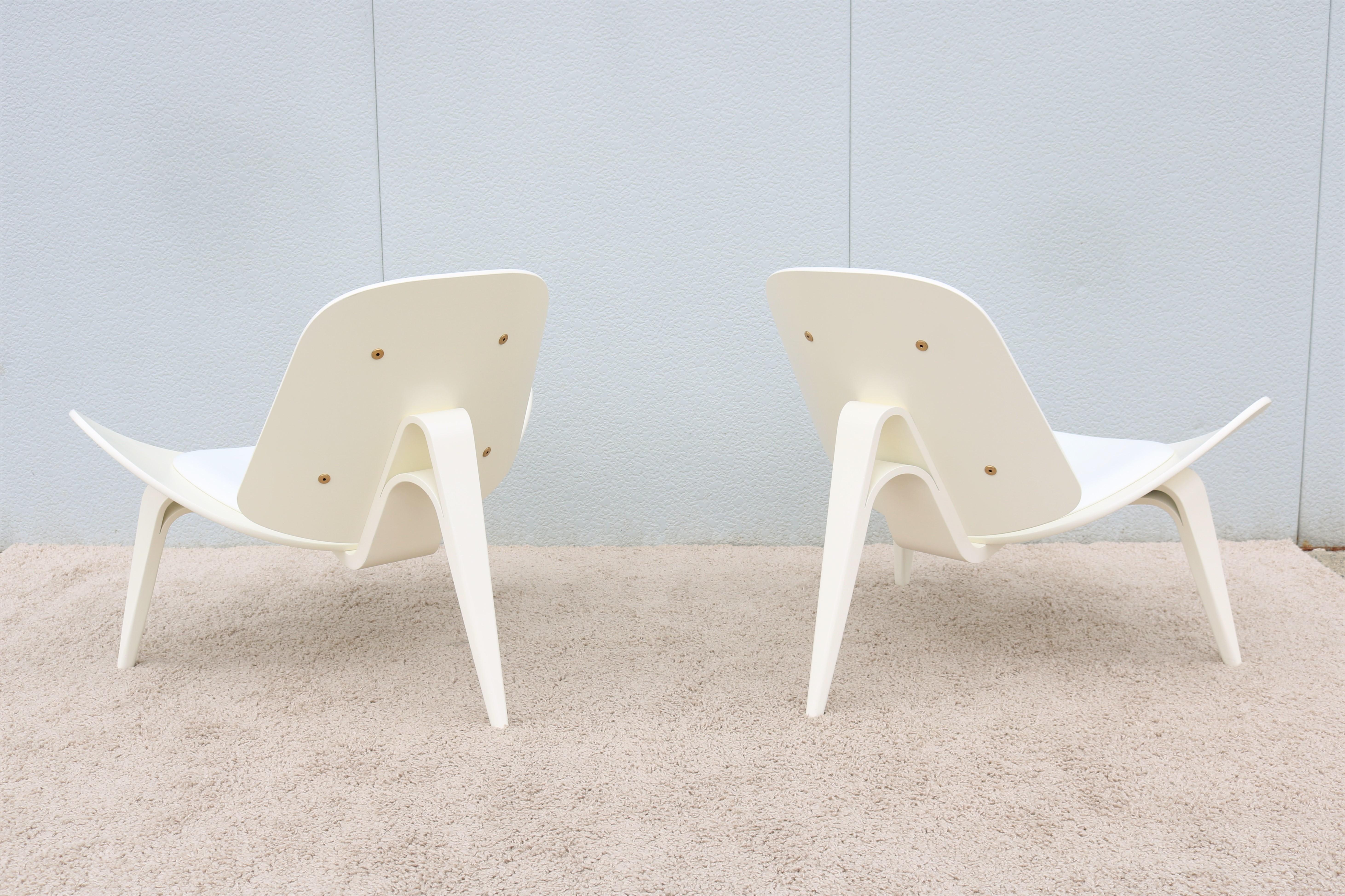 Paire de chaises coquillage CH07 de Hans J. Wegner pour Carl Hansen, de style danois moderne du milieu du siècle dernier en vente 4
