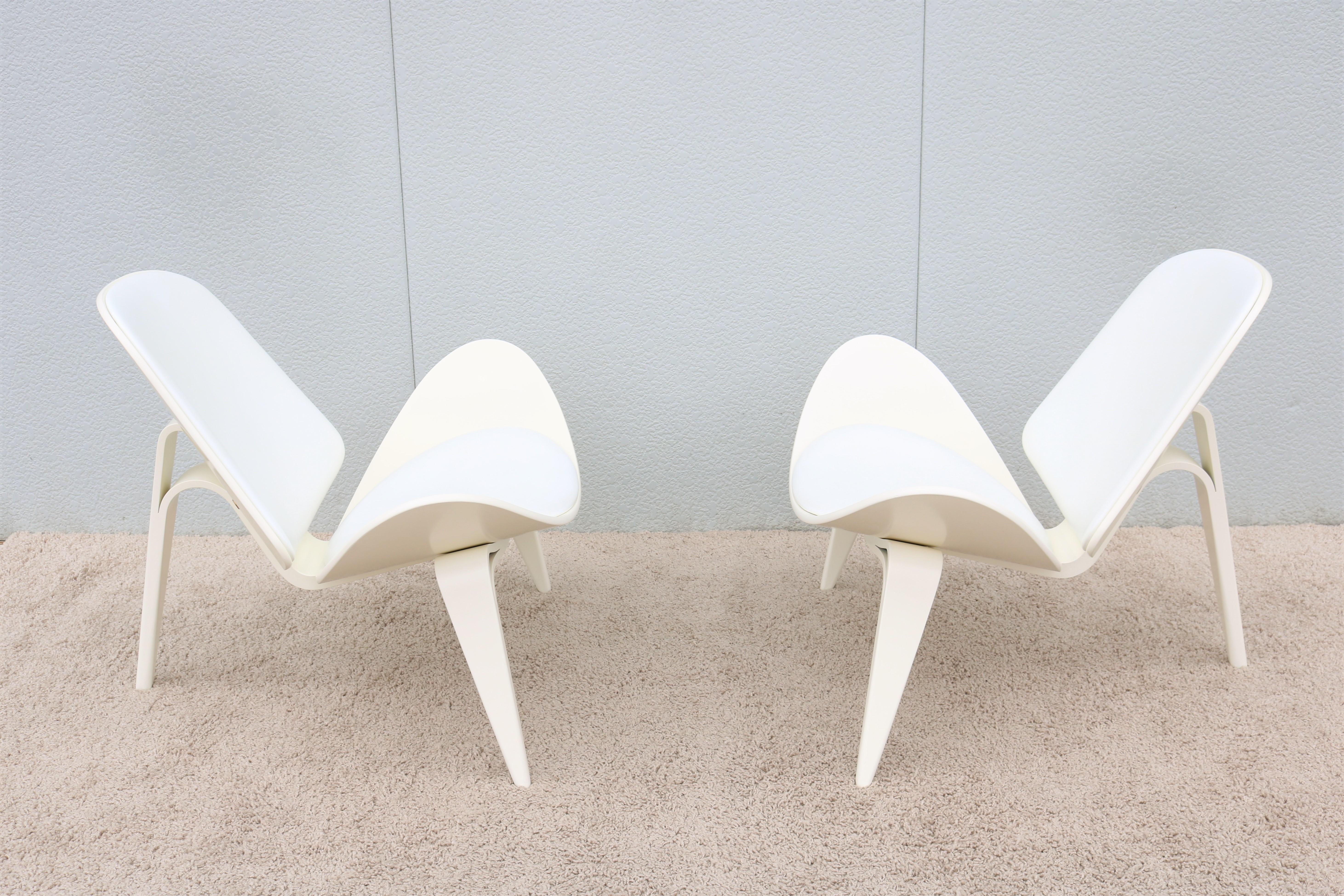 Paire de chaises coquillage CH07 de Hans J. Wegner pour Carl Hansen, de style danois moderne du milieu du siècle dernier en vente 7