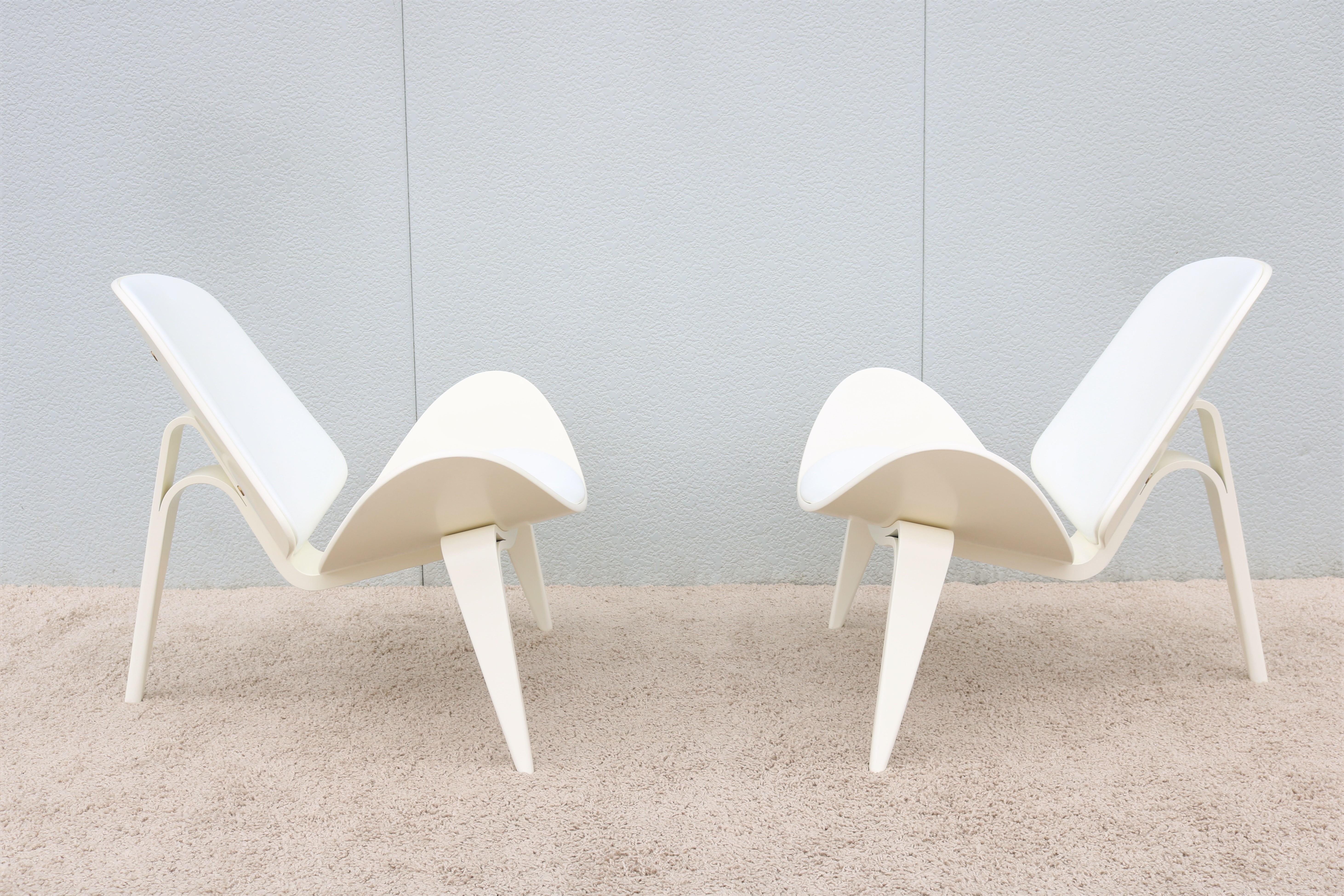 Paire de chaises coquillage CH07 de Hans J. Wegner pour Carl Hansen, de style danois moderne du milieu du siècle dernier en vente 8