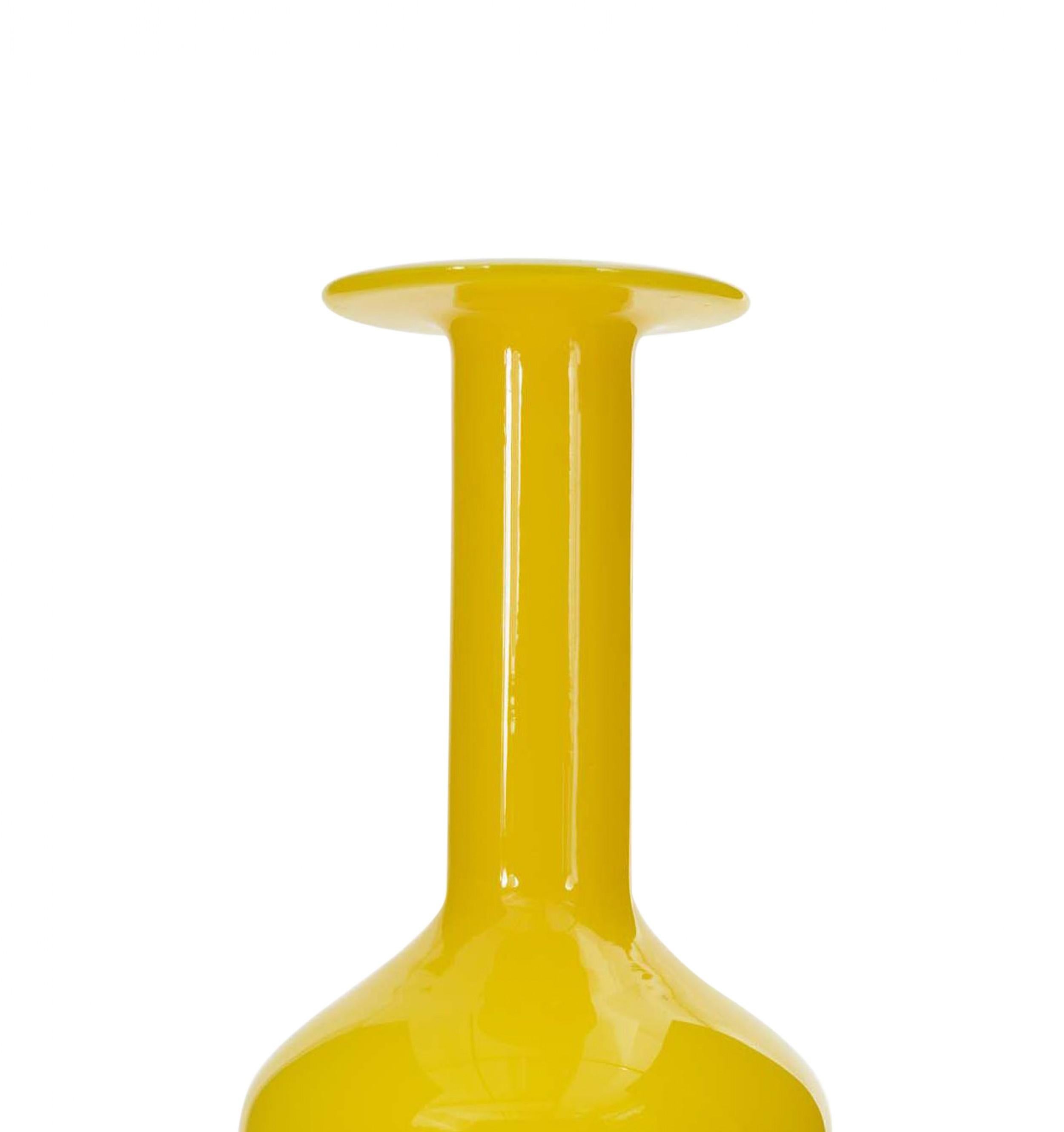 Scandinavo moderno Vaso di vetro giallo Holmegaard danese della metà del secolo scorso in vendita