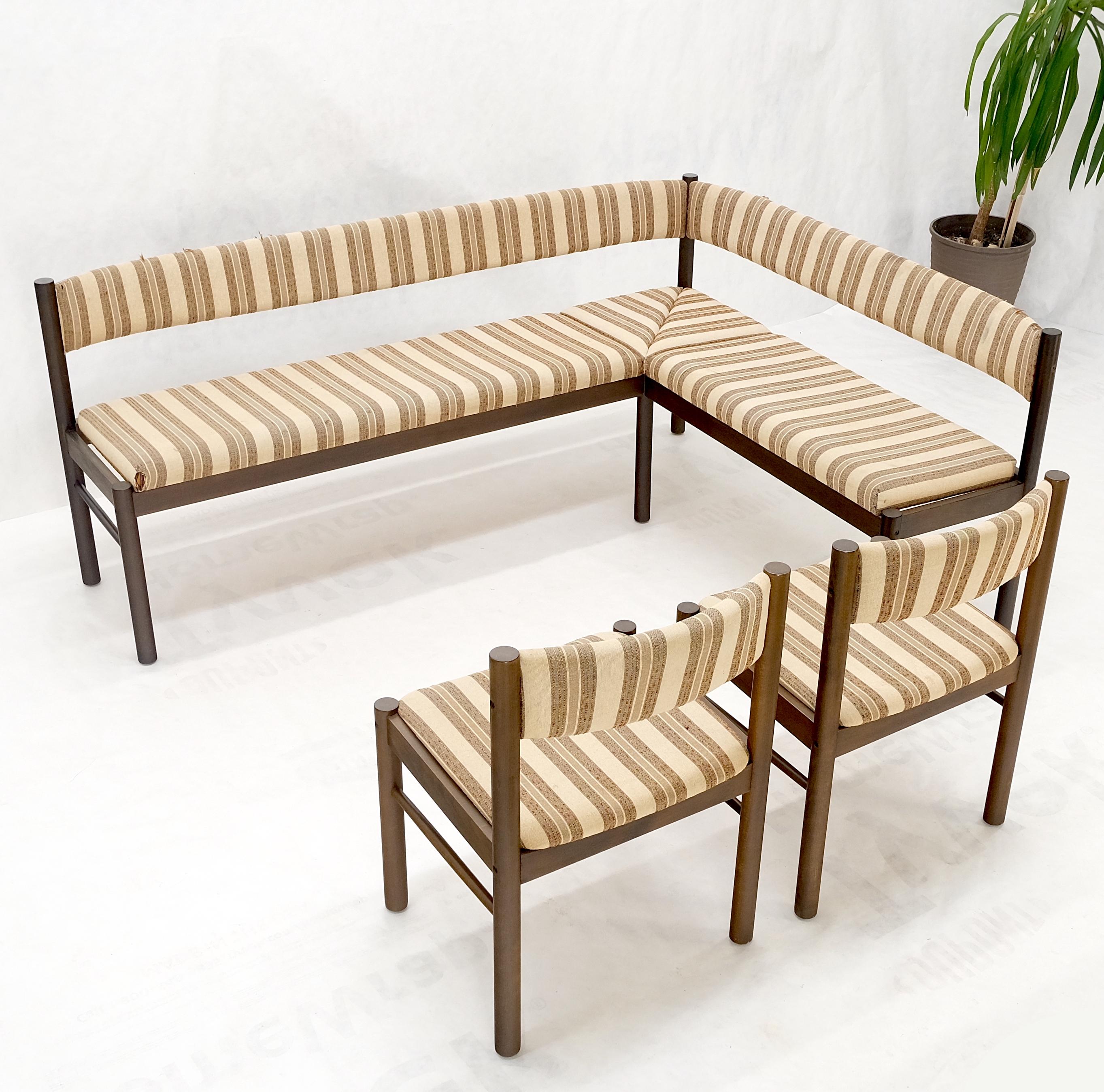 Bois de feuillus Bancs en forme de L danois Mid Century Modern Chairs Table de cuisine Dinette Set  en vente