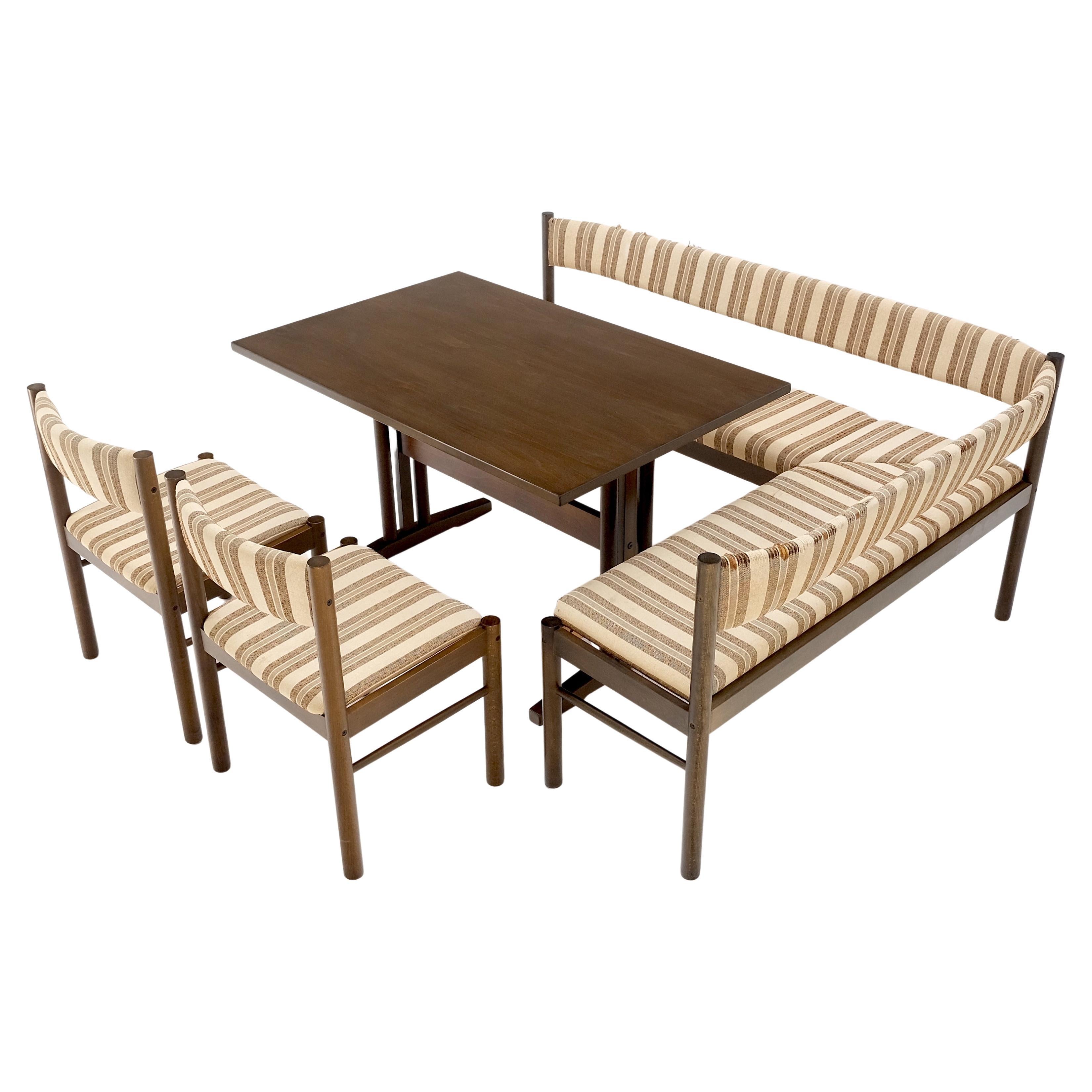 Bancs en forme de L danois Mid Century Modern Chairs Table de cuisine Dinette Set  en vente