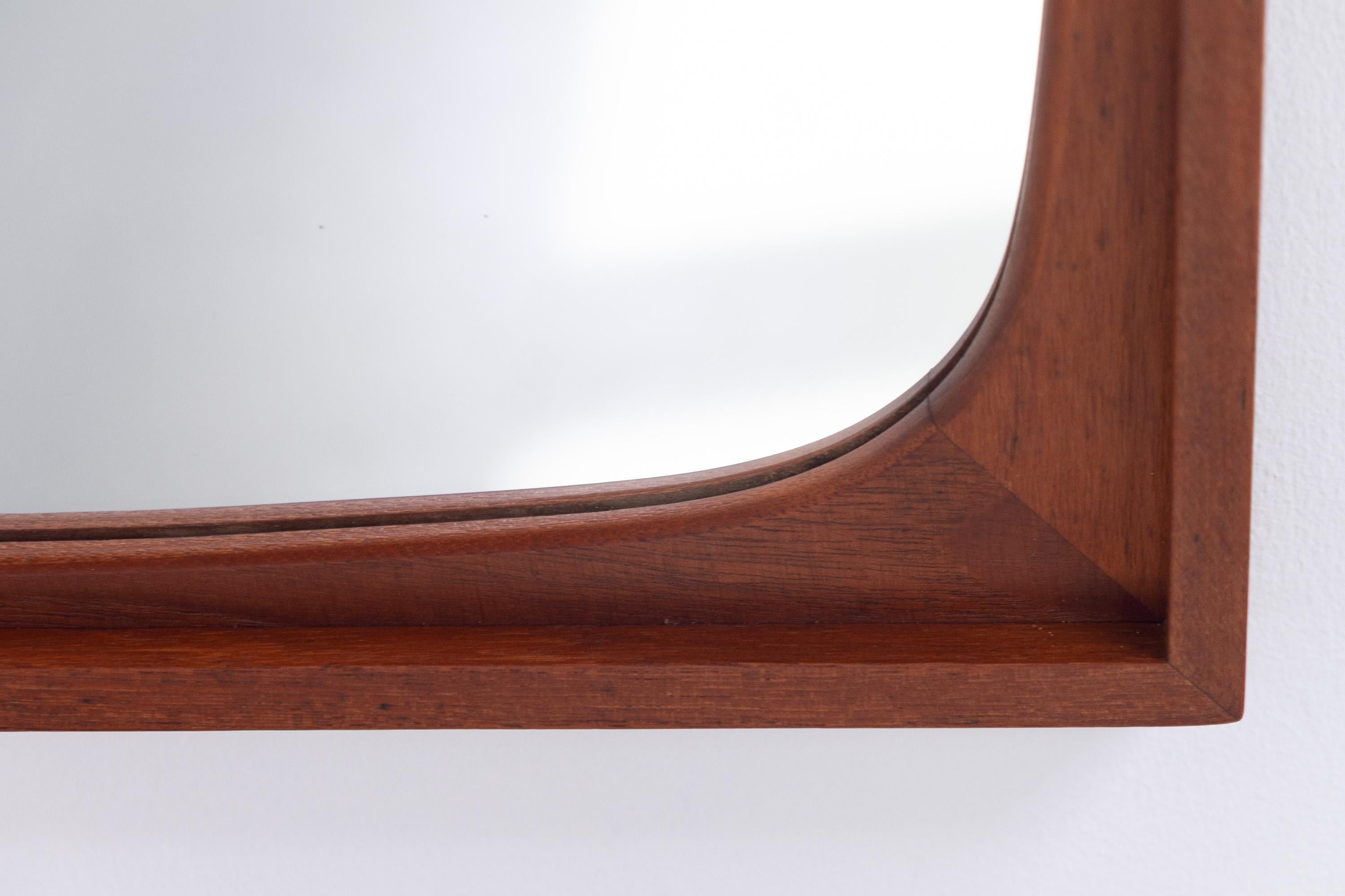 Grande specchio danese in teak della metà del secolo scorso, anni '60. in vendita 11