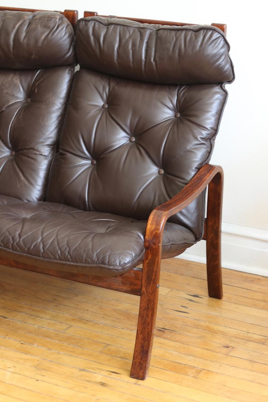 Danish Mid-Century Modern Leather and Wood Sofa In Good Condition In Brooklyn, NY