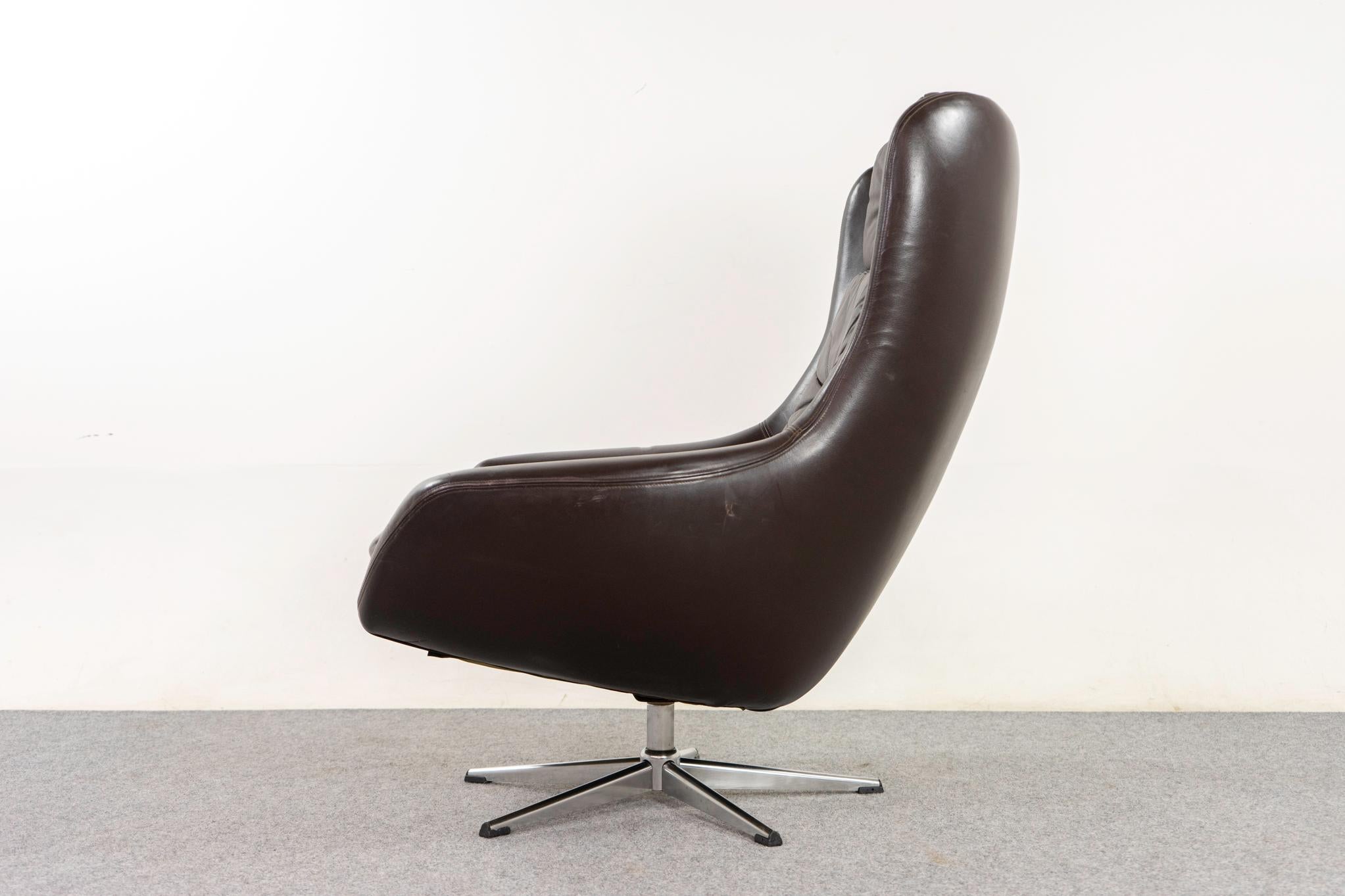 Danish Mid-Century Modern Leather Swivel Chair 4
