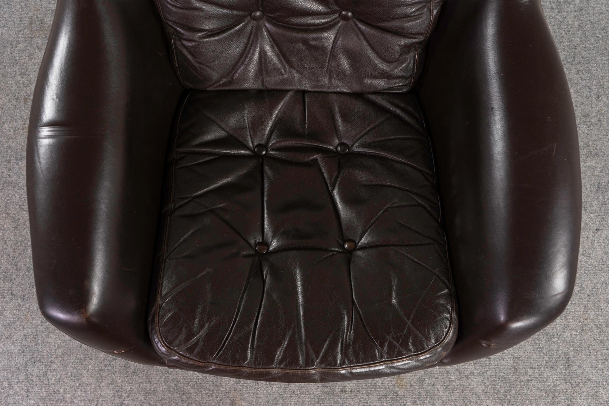 Scandinavian Modern Danish Mid-Century Modern Leather Swivel Chair
