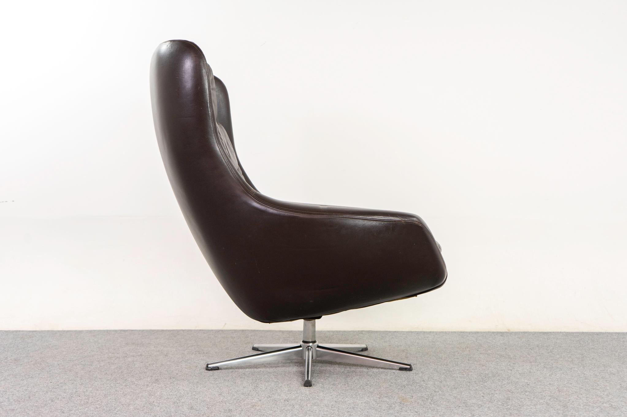 Danish Mid-Century Modern Leather Swivel Chair 1