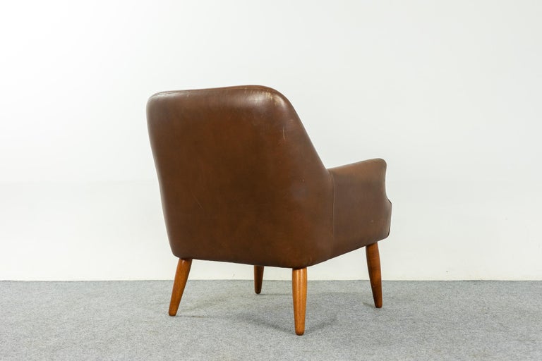 Danish Mid-Century Modern Leather & Teak Lounge Chair For Sale 5