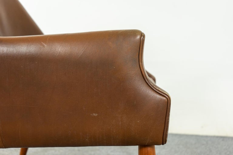 Danish Mid-Century Modern Leather & Teak Lounge Chair For Sale 4