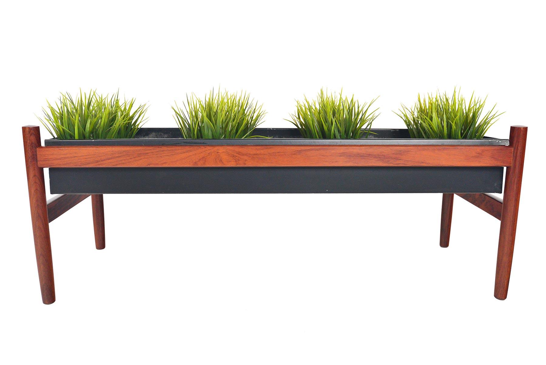 black zinc planters