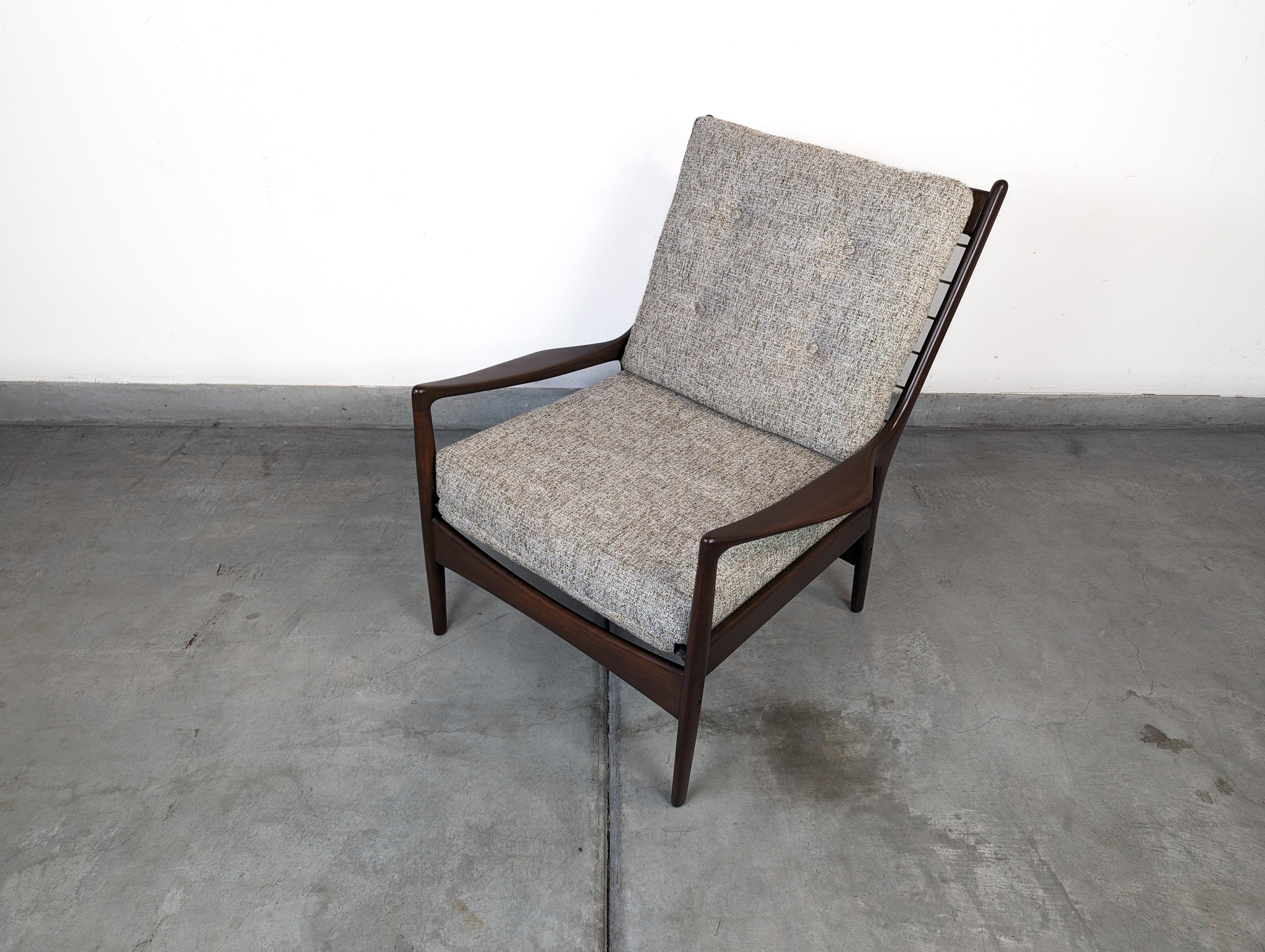 Danish Mid Century Modern Lounge Chair by Selig, c1960s For Sale 6