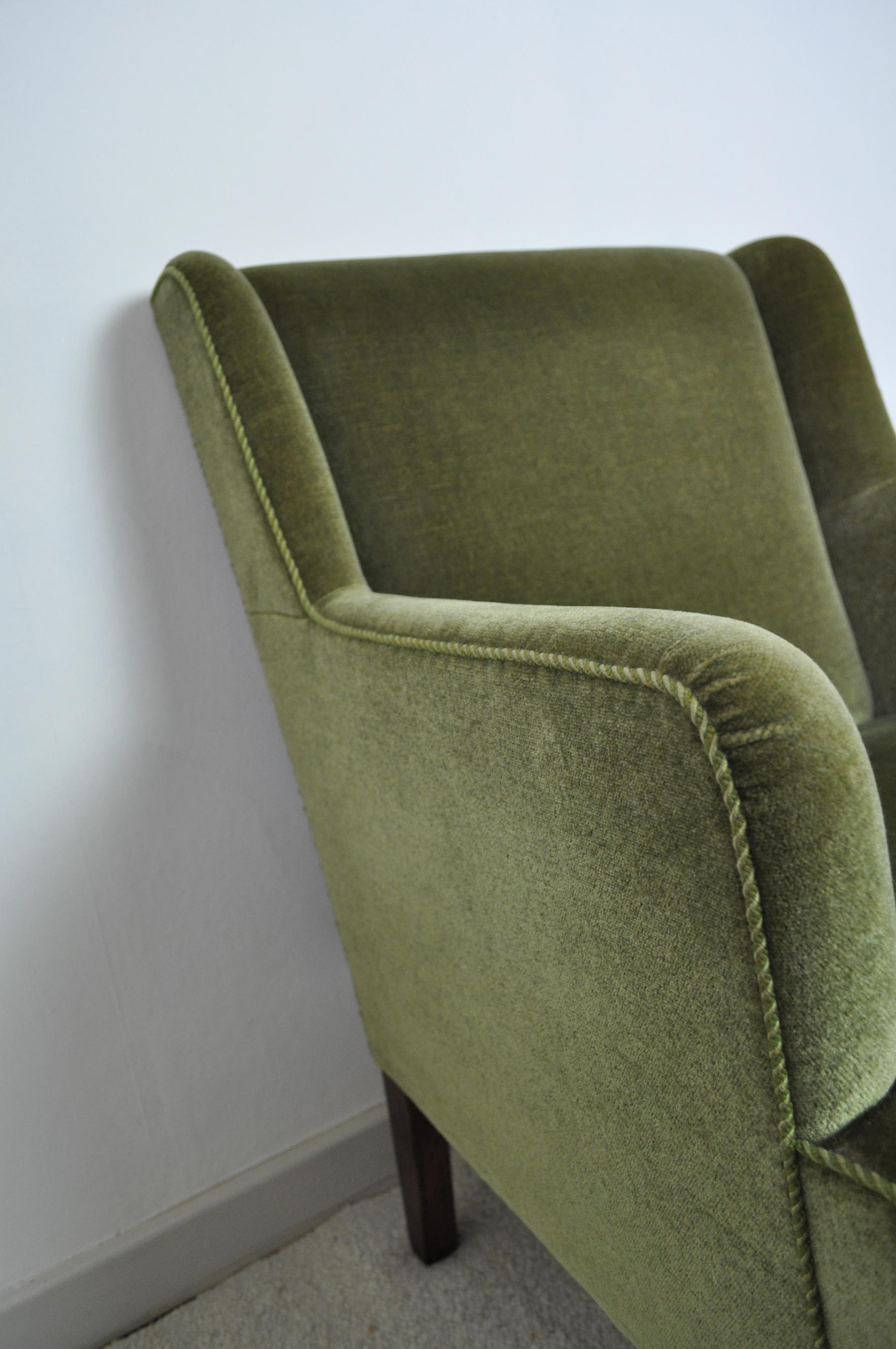 Danish Mid-Century Modern Lounge Chair in Green Velvet, 1950s 2