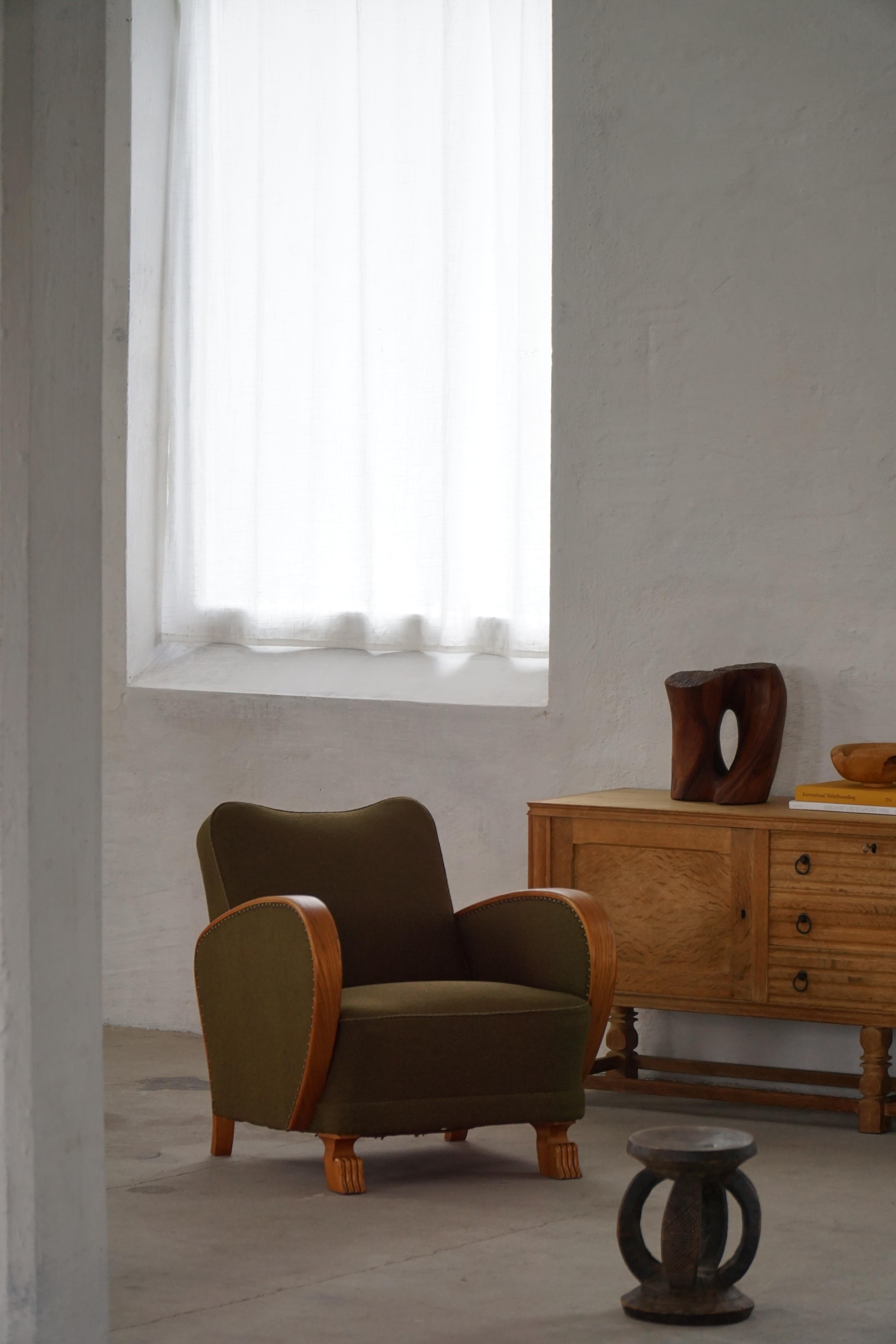 Danish Mid Century Modern, Low Rectangular Brutalist Sideboard in Oak, 1950s in vendita 5