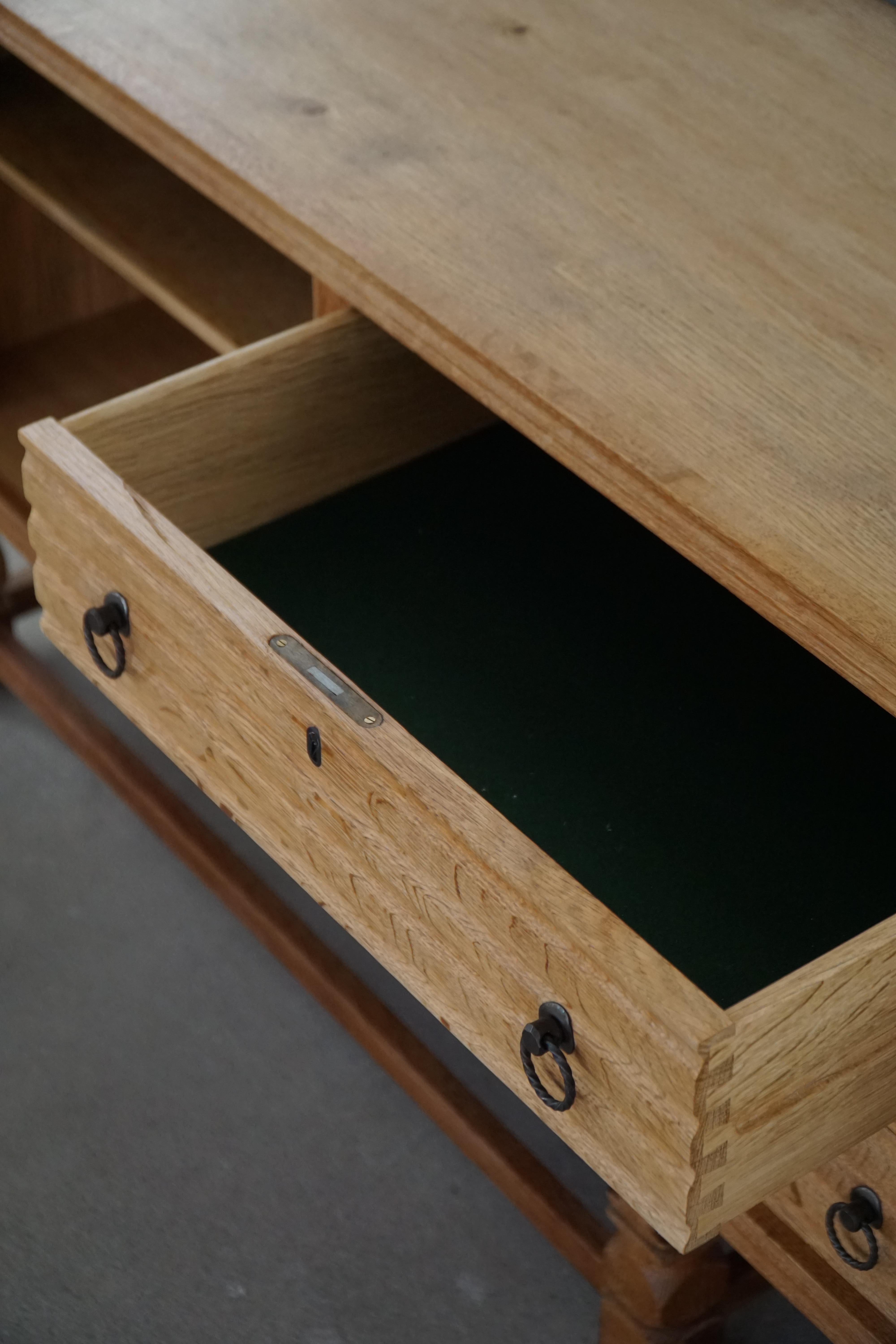 Danish Mid Century Modern, Low Rectangular Brutalist Sideboard in Oak, 1950s in vendita 9