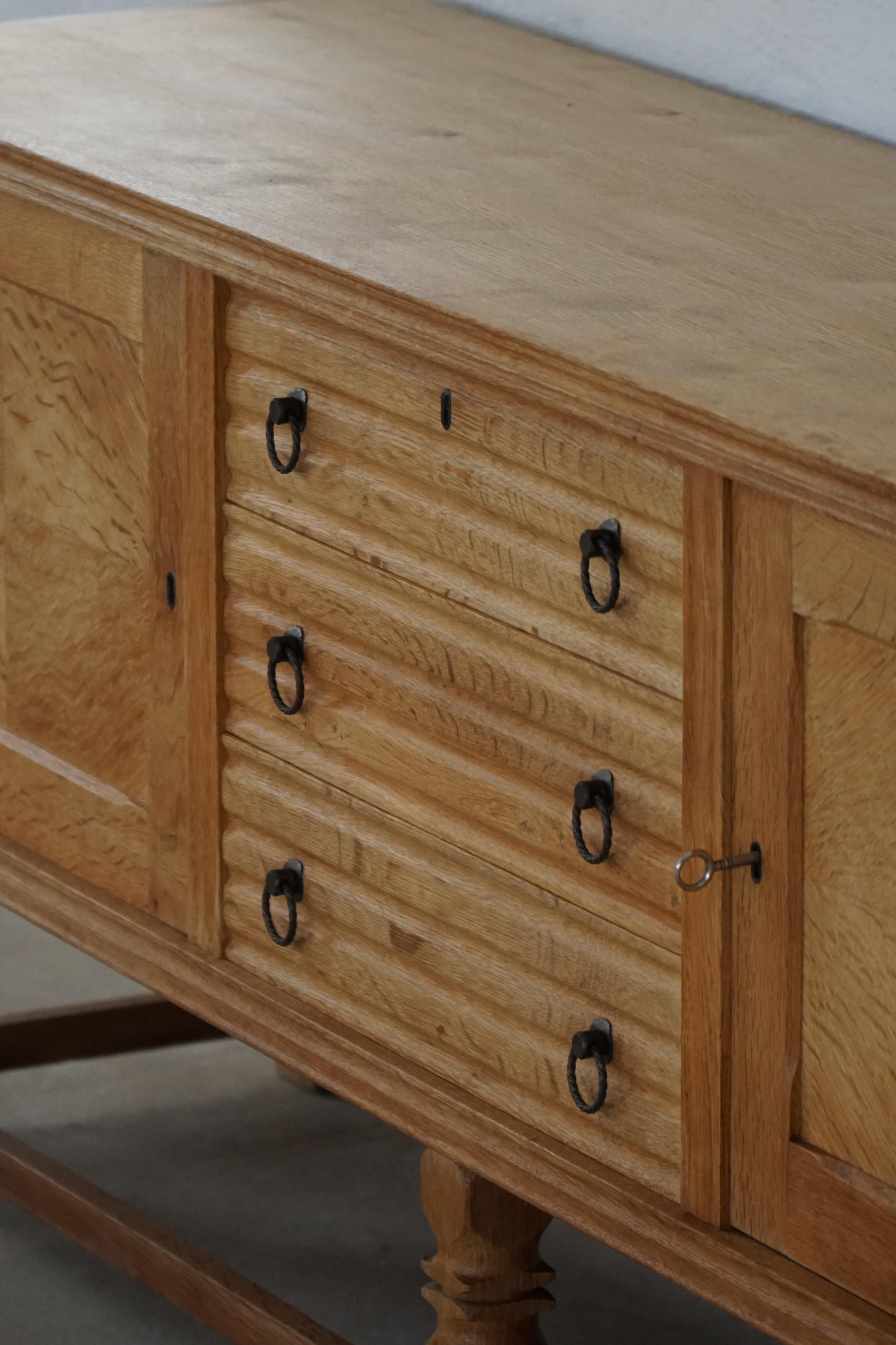 XX secolo Danish Mid Century Modern, Low Rectangular Brutalist Sideboard in Oak, 1950s in vendita