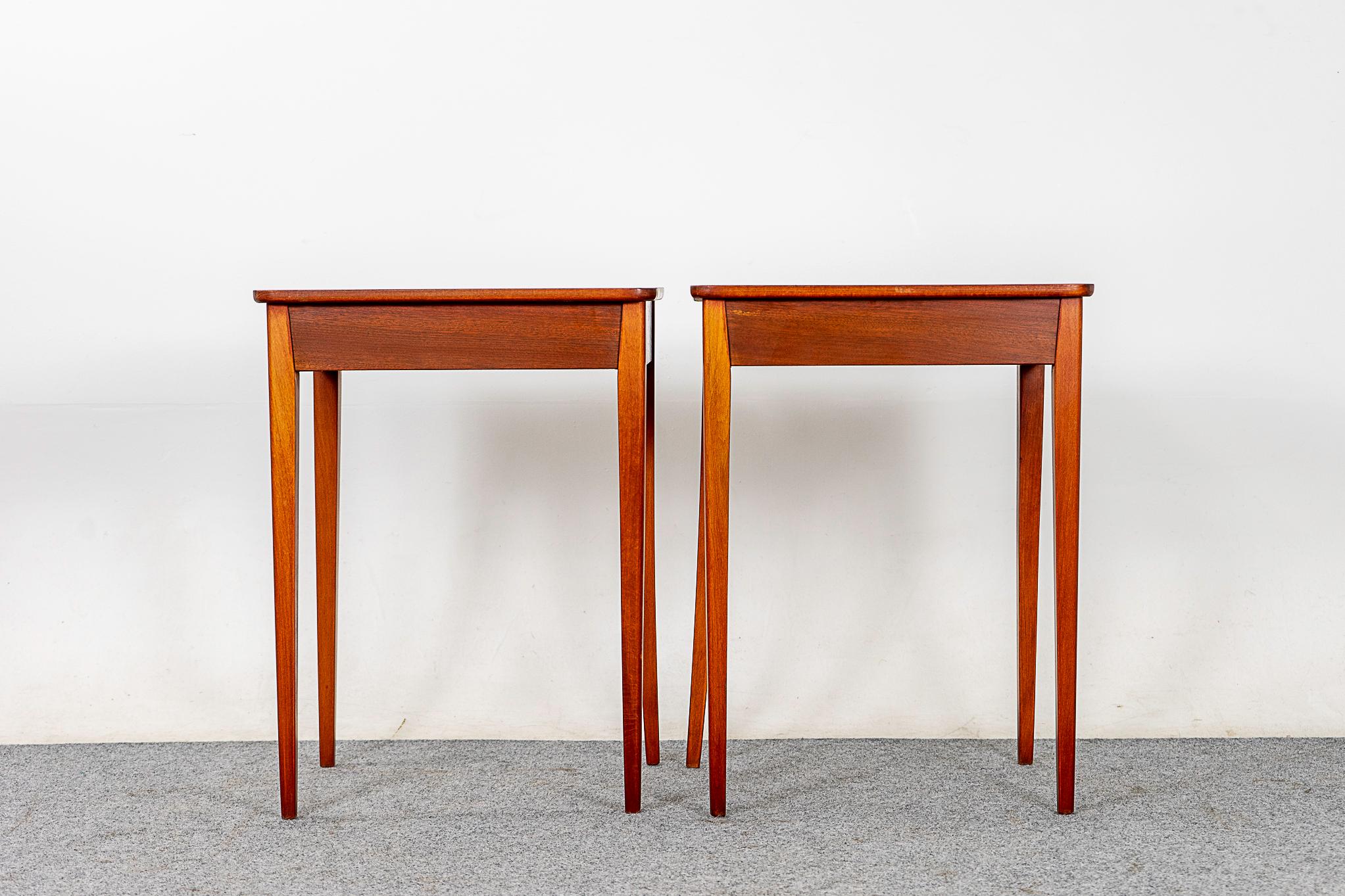 Danish Mid-Century Modern Mahogany Bedside Table Pair For Sale 4