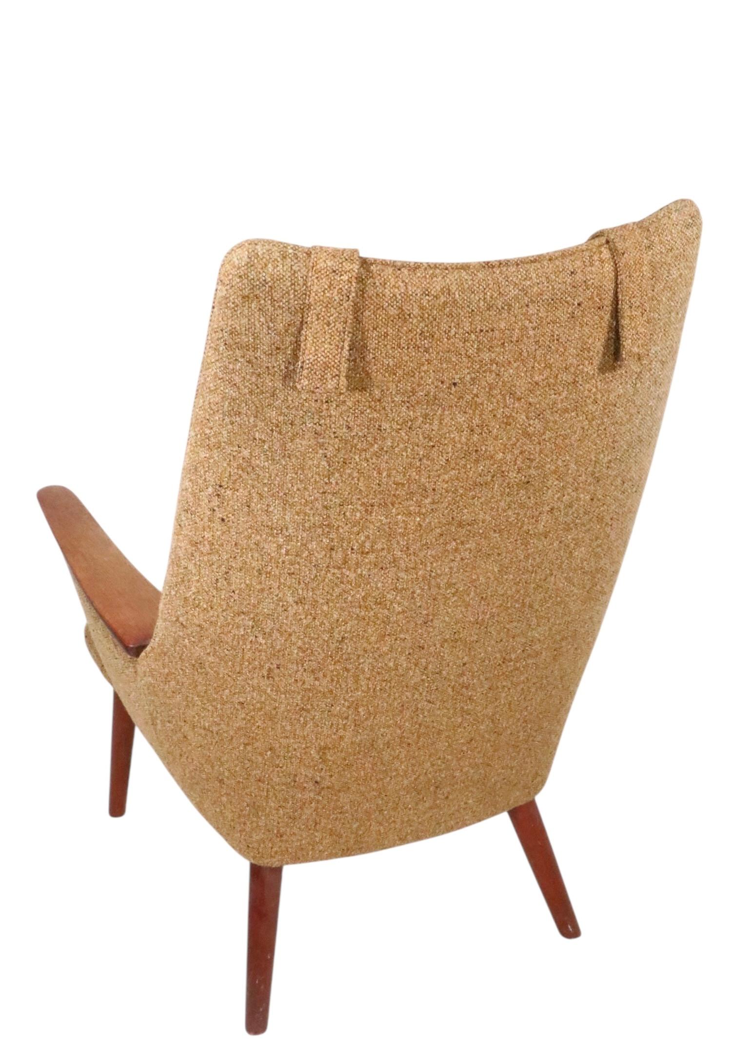 Chaise danoise moderne du milieu du siècle Mama Bear AP-27 conçue par Hans Wegner en vente 1