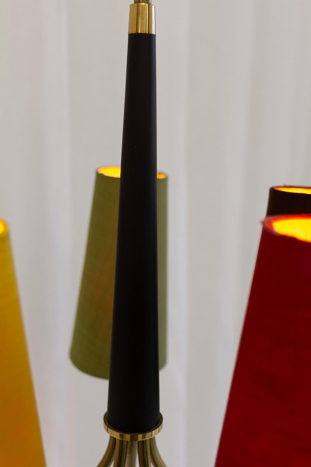 Lustre danois en laiton multicolore The Moderns, années 1950 en vente 4