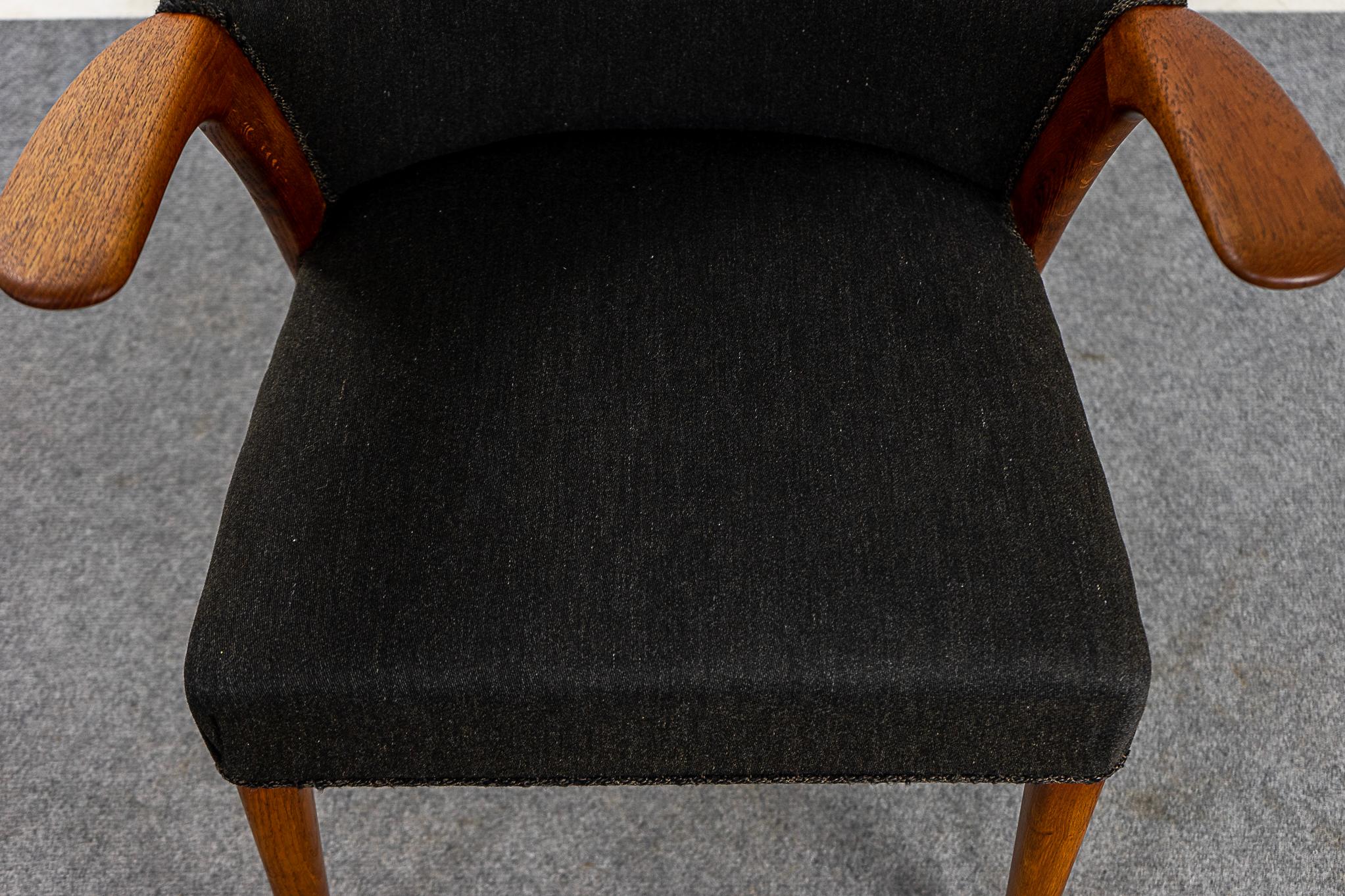 Mid-20th Century Danish Mid-Century Modern Oak Armchair For Sale