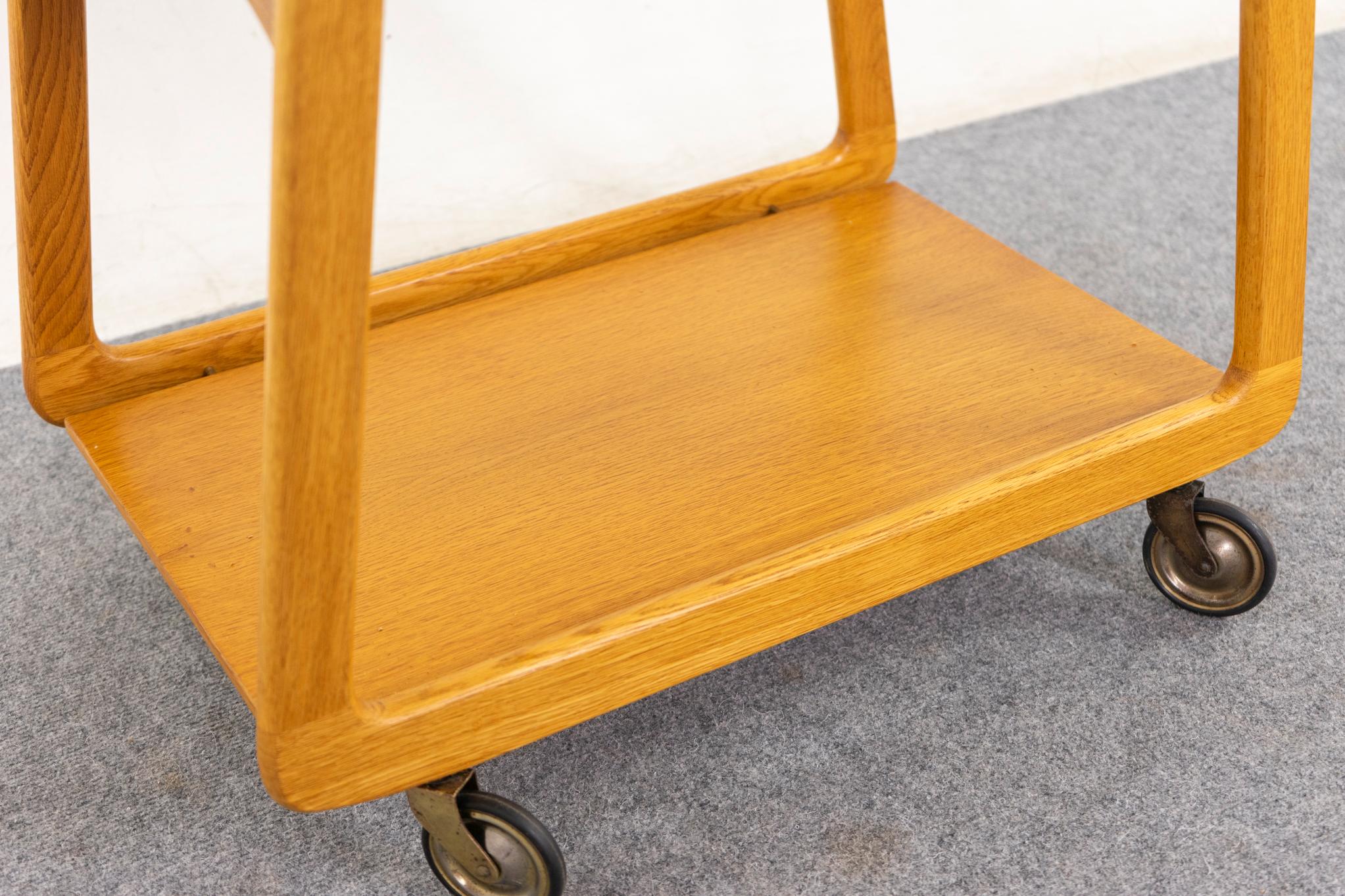 Placage Danish Mid-Century Modern Oak Bar Cart en vente