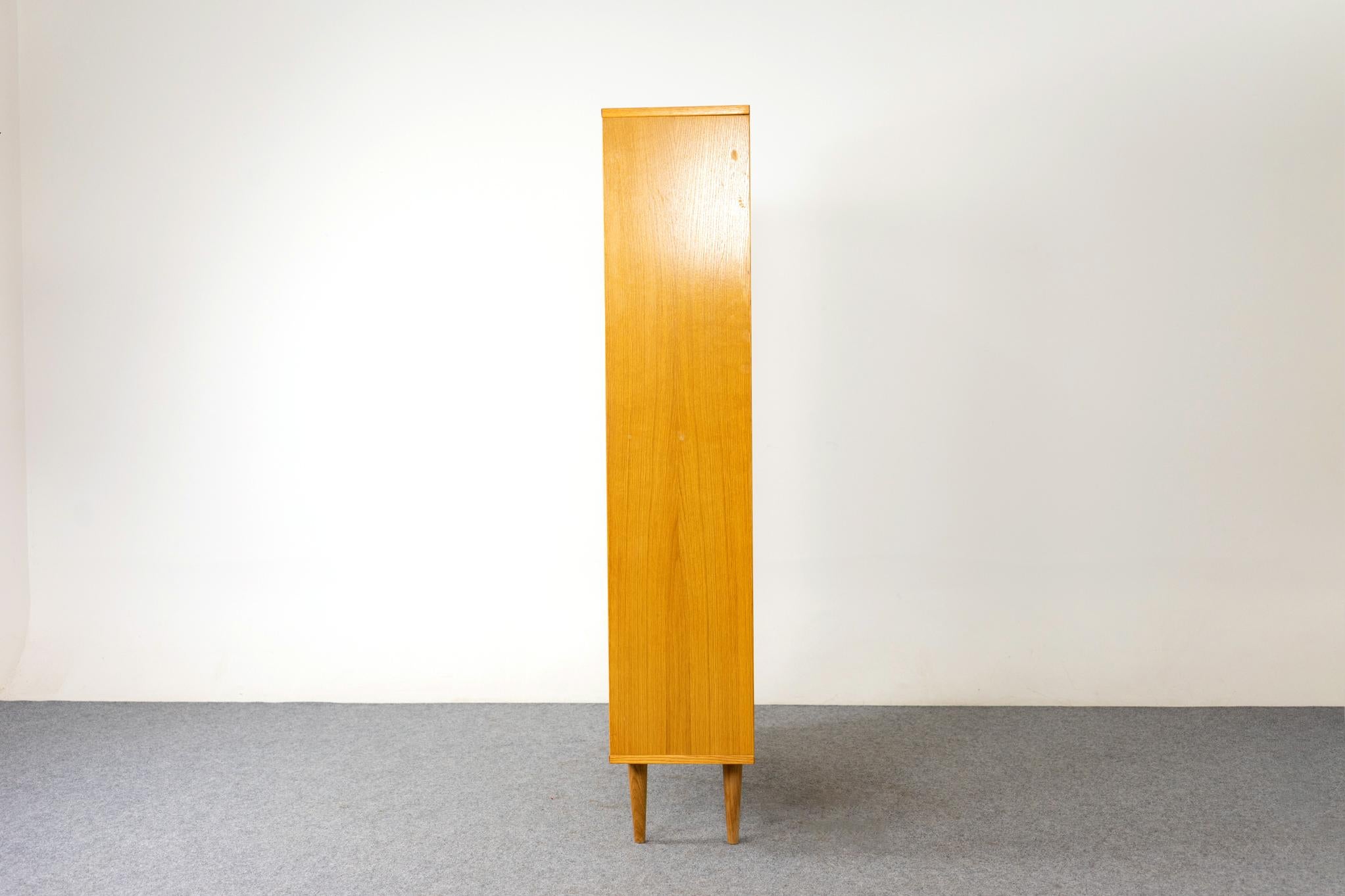 Mid-20th Century Danish Mid-Century Modern Oak Bookcase For Sale