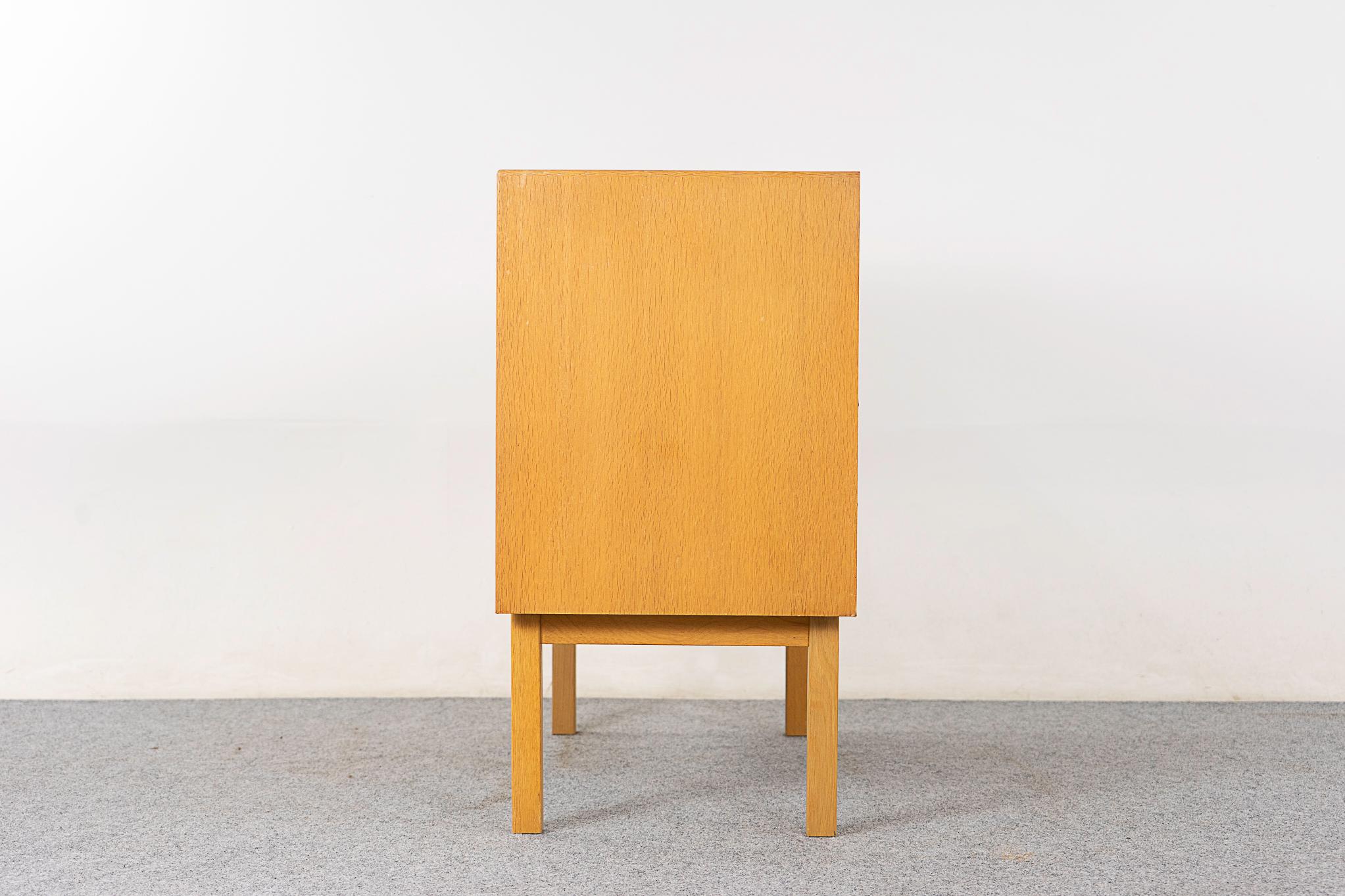 Danish Mid-Century Modern Oak Cabinet For Sale 4