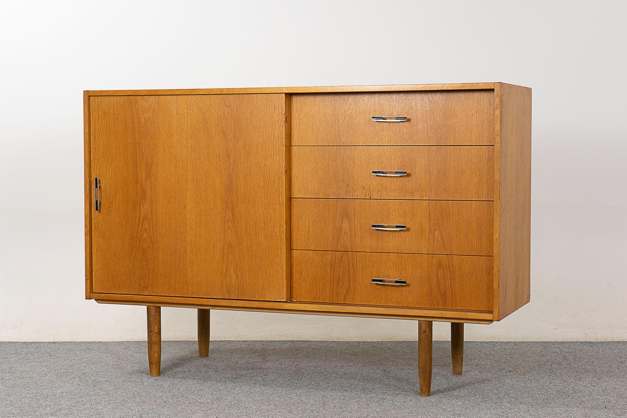 Veneer Danish Mid-Century Modern Oak Cabinet For Sale