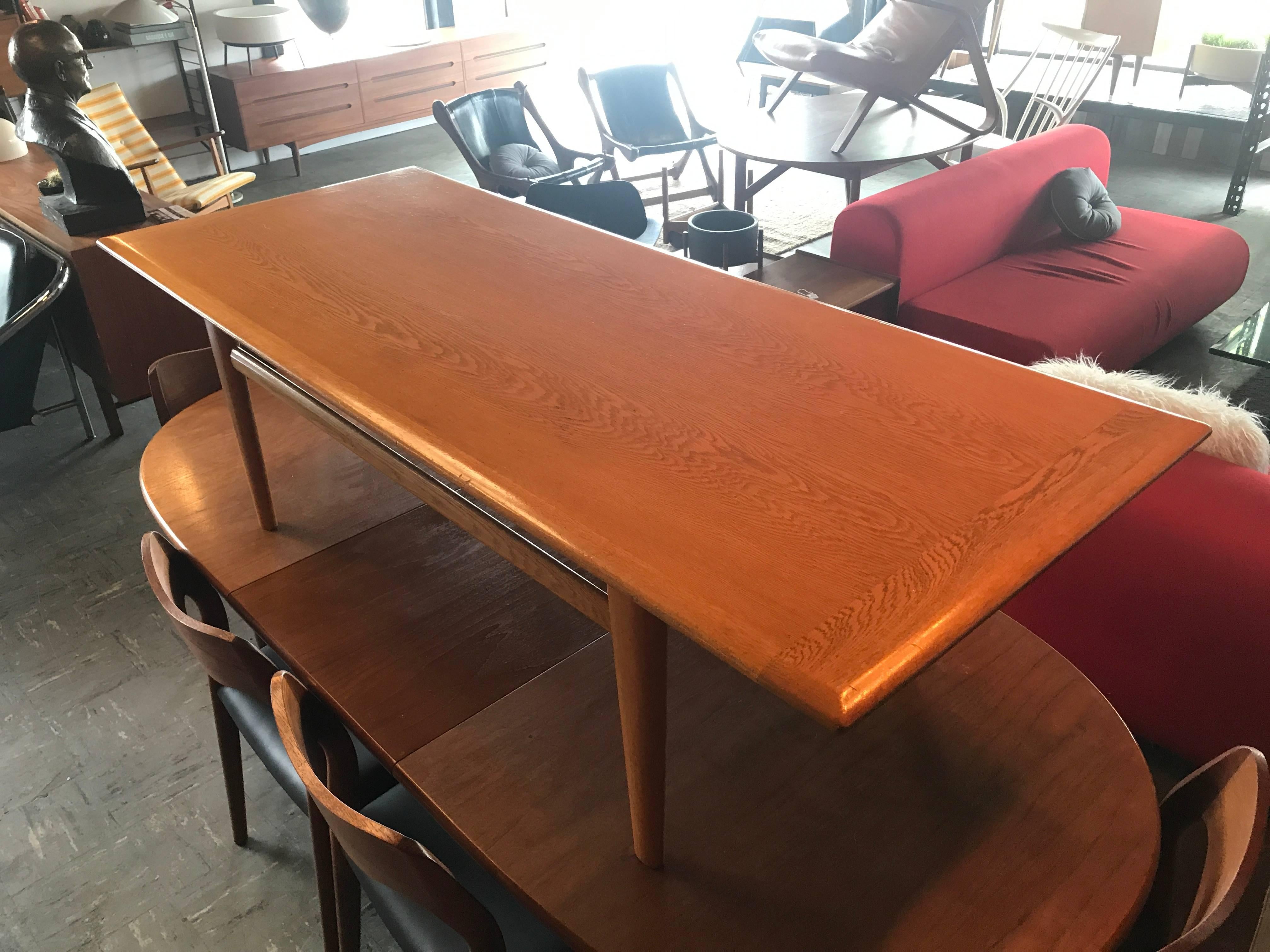Danish Mid-Century Modern oak coffee table in great vintage condition.