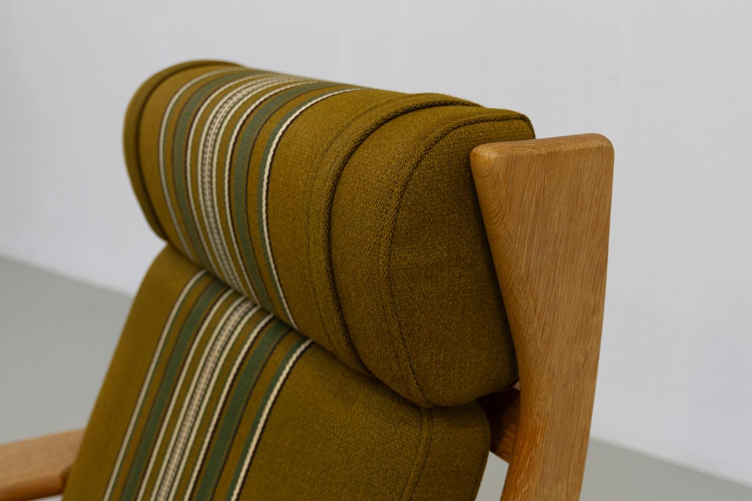 Danish Mid-Century Modern Oak High Back Lounge Chair in Kjærnulf Style, 1960s. For Sale 9