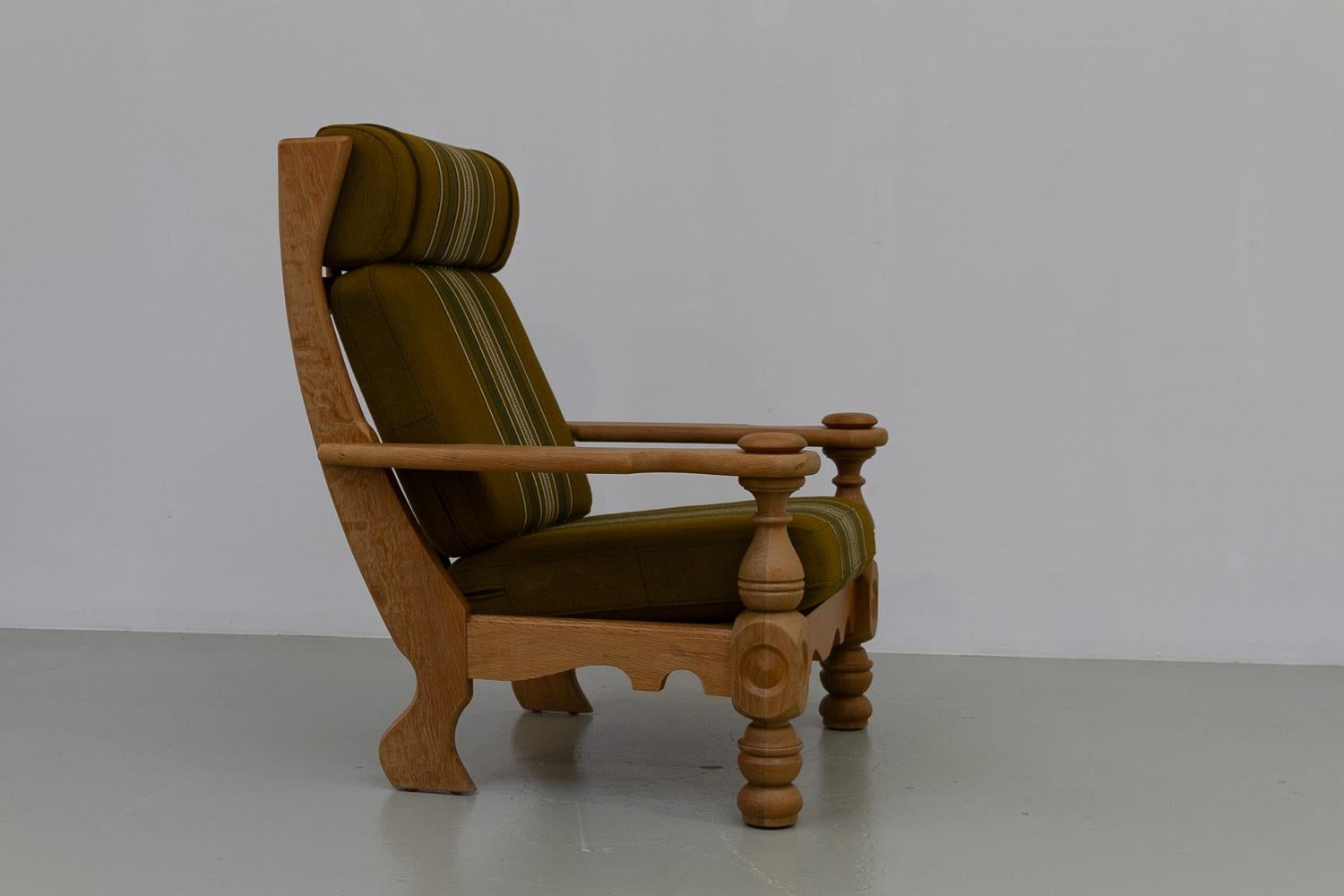 Danish Mid-Century Modern Oak High Back Lounge Chair in Kjærnulf Style, 1960s. For Sale 1