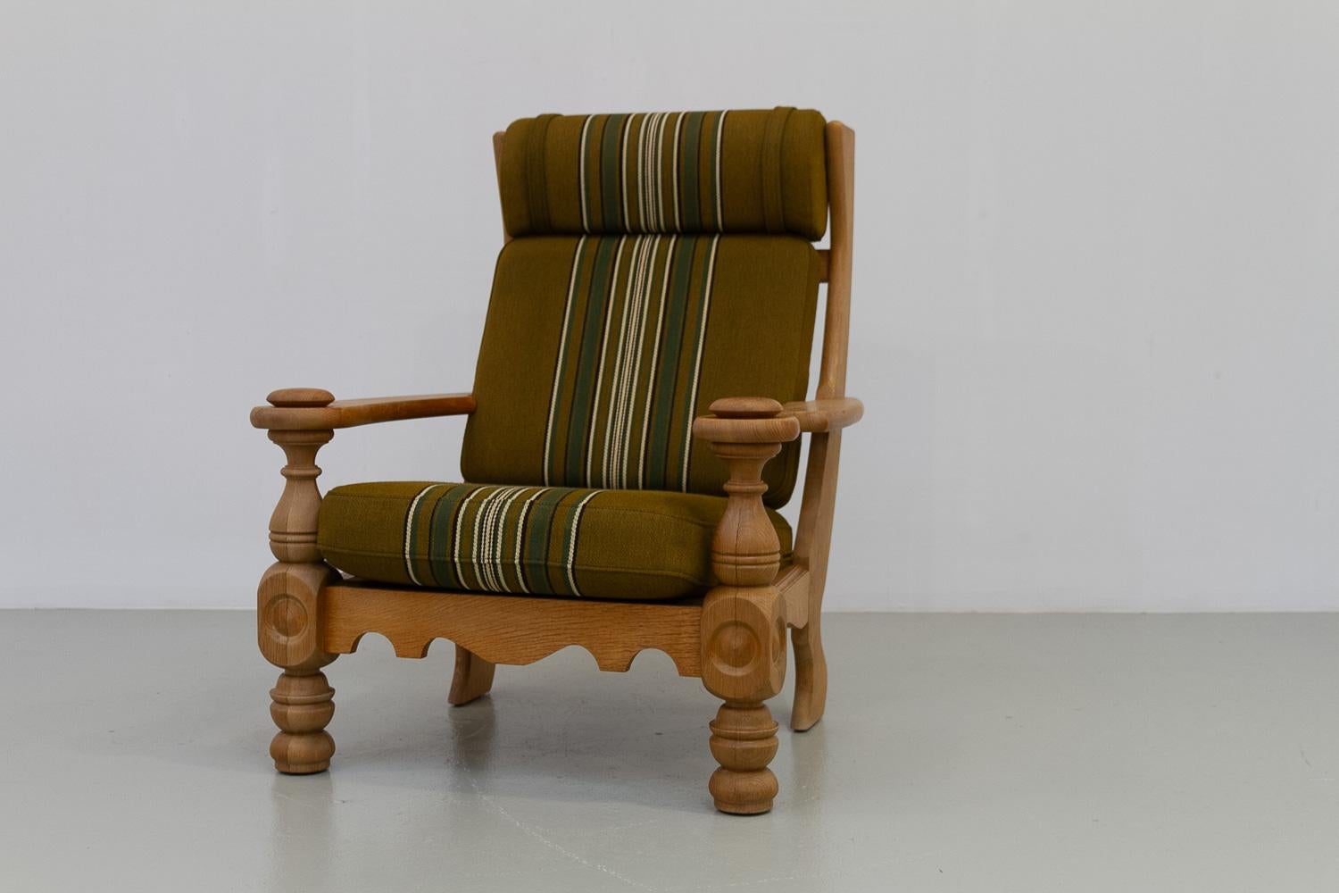 Danish Mid-Century Modern Oak High Back Lounge Chair in Kjærnulf Style, 1960s. For Sale 4