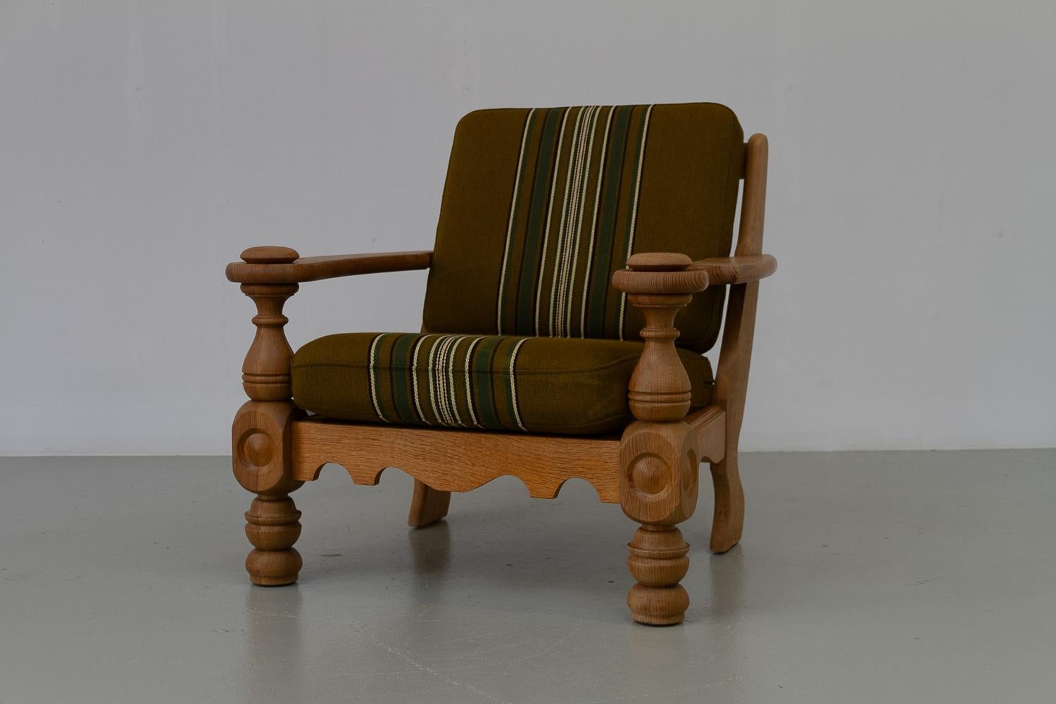 Danish Mid-Century Modern Oak Lounge Chair in Kjærnulf Style, 1960s. For Sale 5