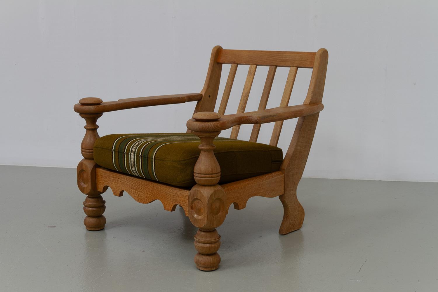Danish Mid-Century Modern Oak Lounge Chair in Kjærnulf Style, 1960s. For Sale 13