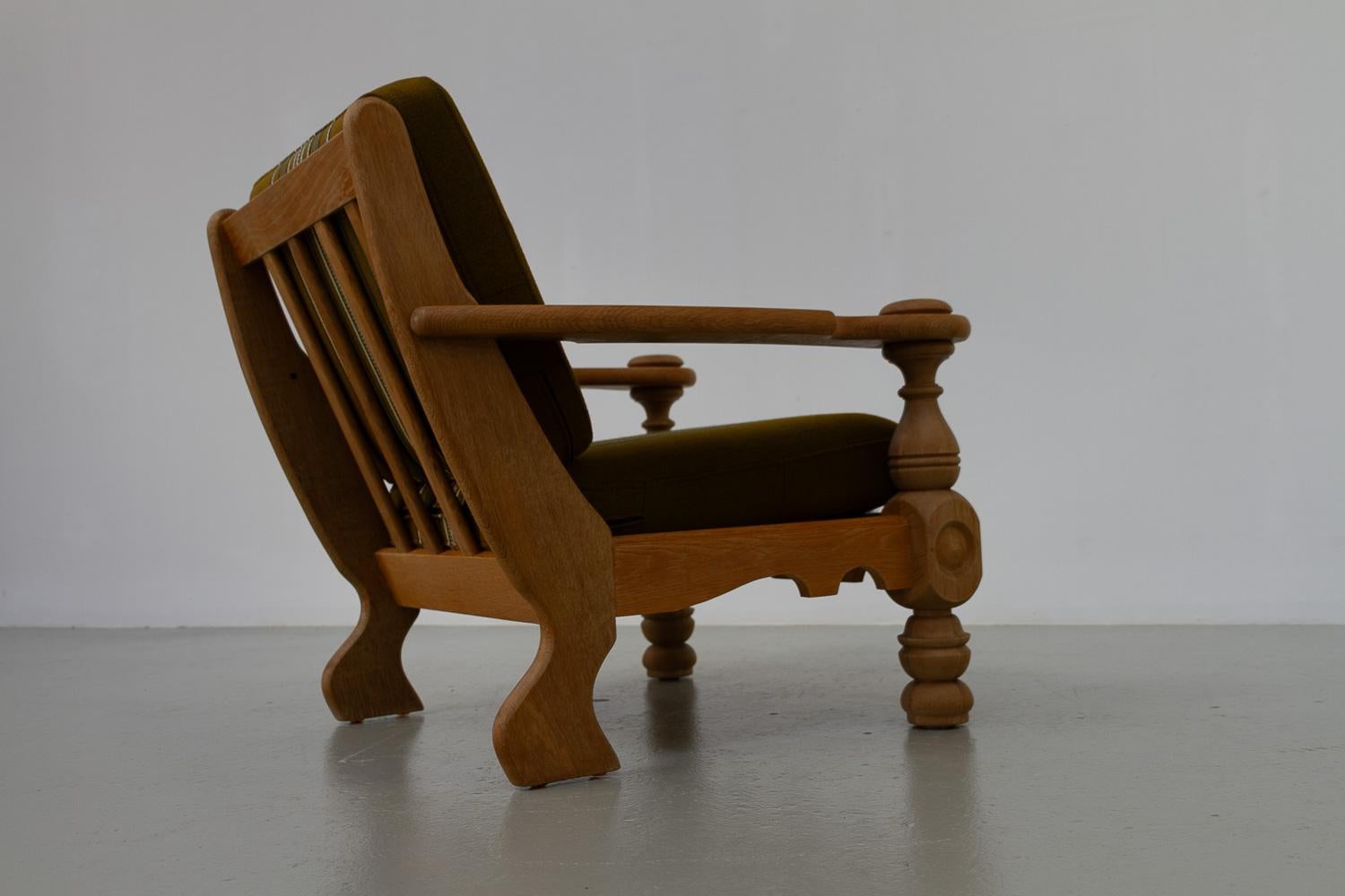 Danish Mid-Century Modern Oak Lounge Chair in Kjærnulf Style, 1960s. In Good Condition For Sale In Asaa, DK