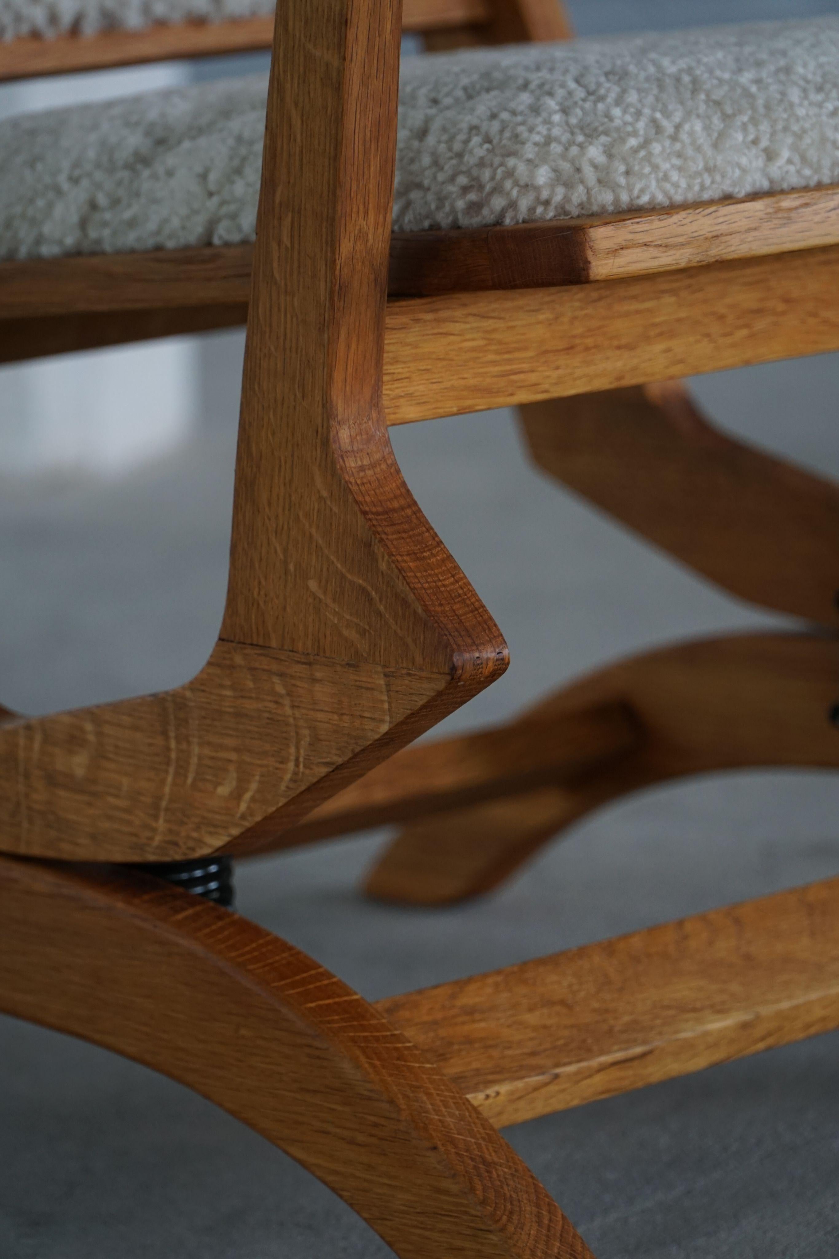 Sedia a dondolo danese del Mid Century Modern, Oak, rivestita in lana d'agnello, anni '50 in vendita 2