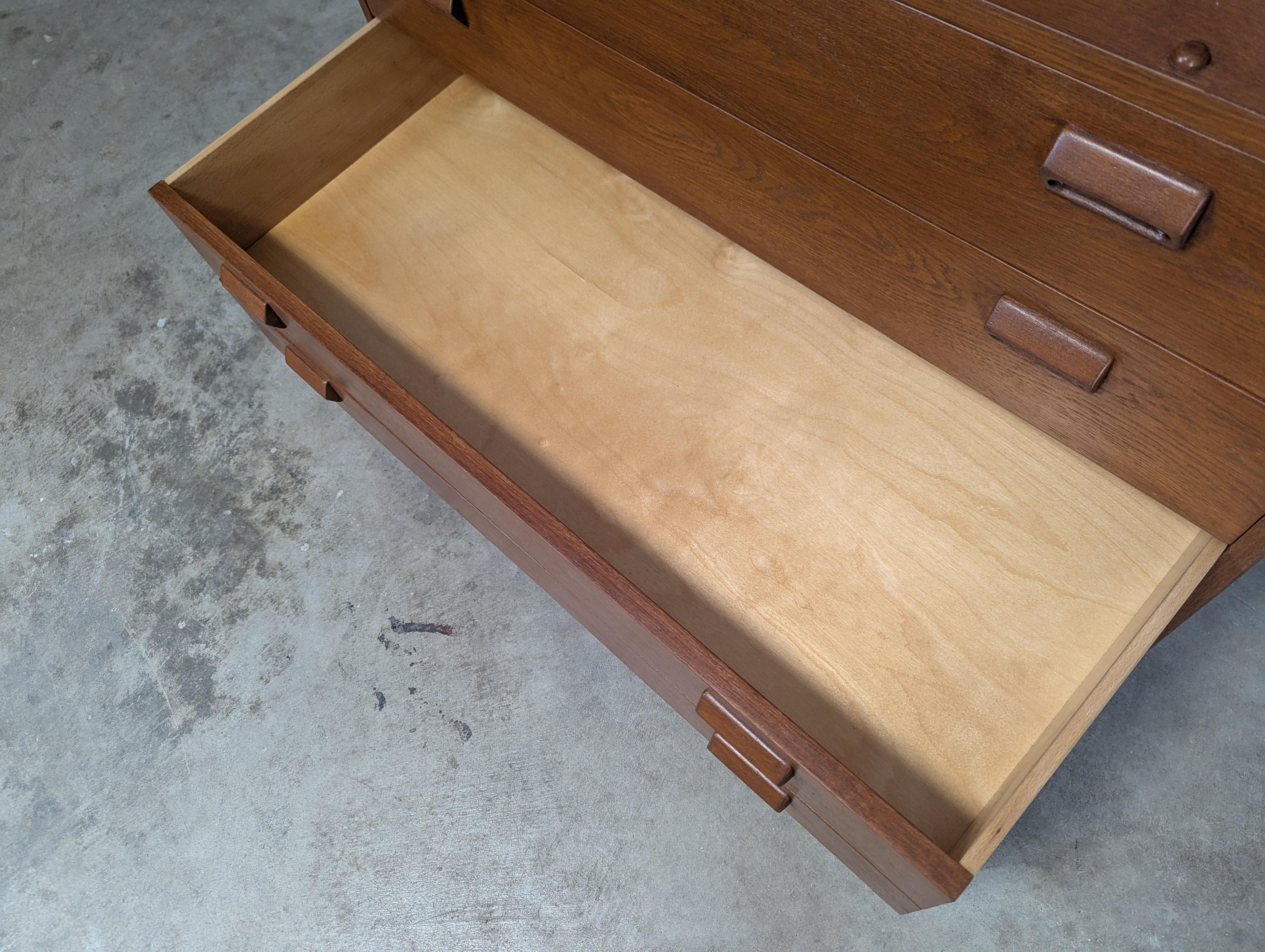 Danish Mid Century Modern Oak Secretary Desk by Borge Mogensen for Søborg Møbler For Sale 11