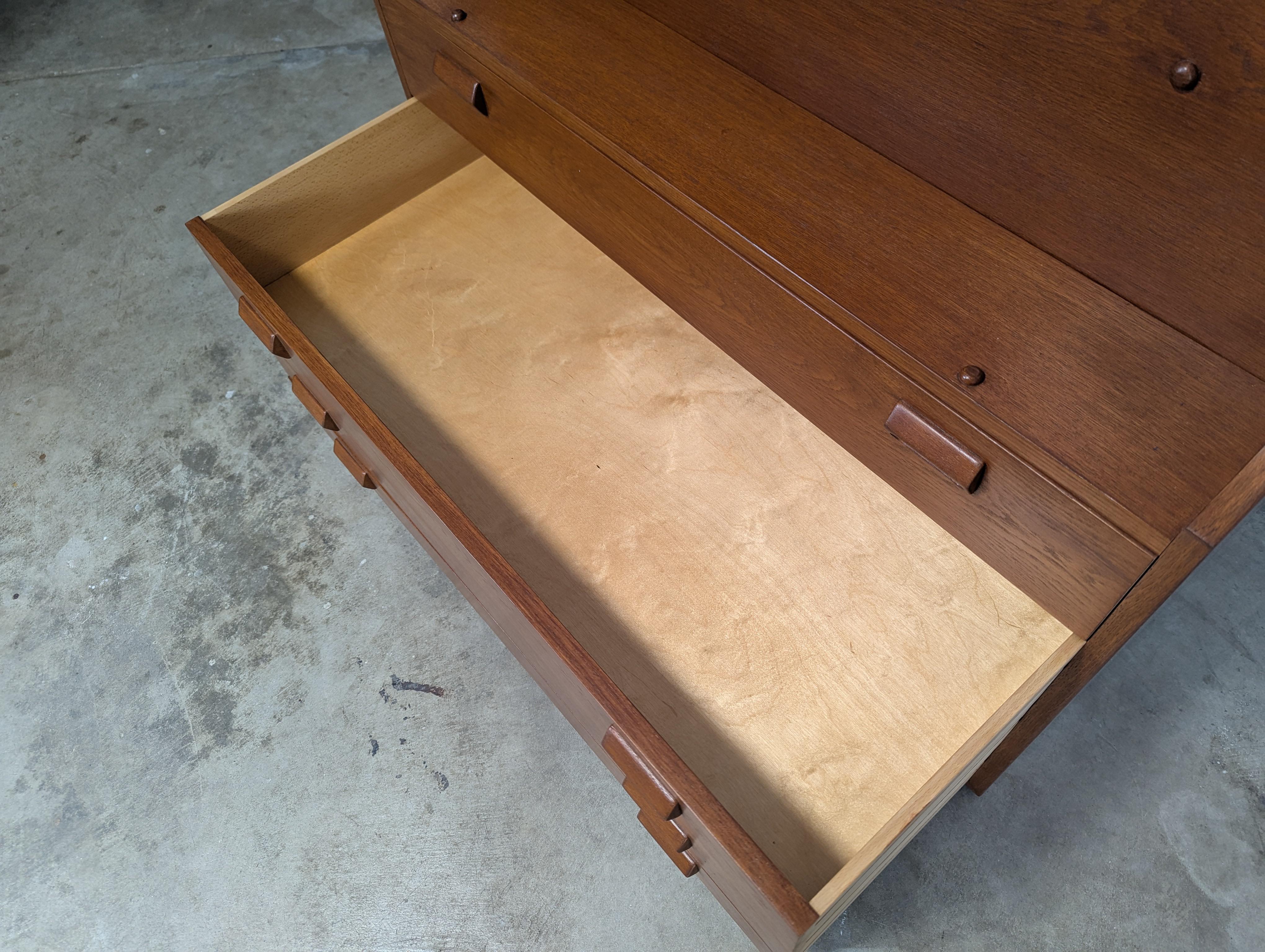 Danish Mid Century Modern Oak Secretary Desk by Borge Mogensen for Søborg Møbler For Sale 12