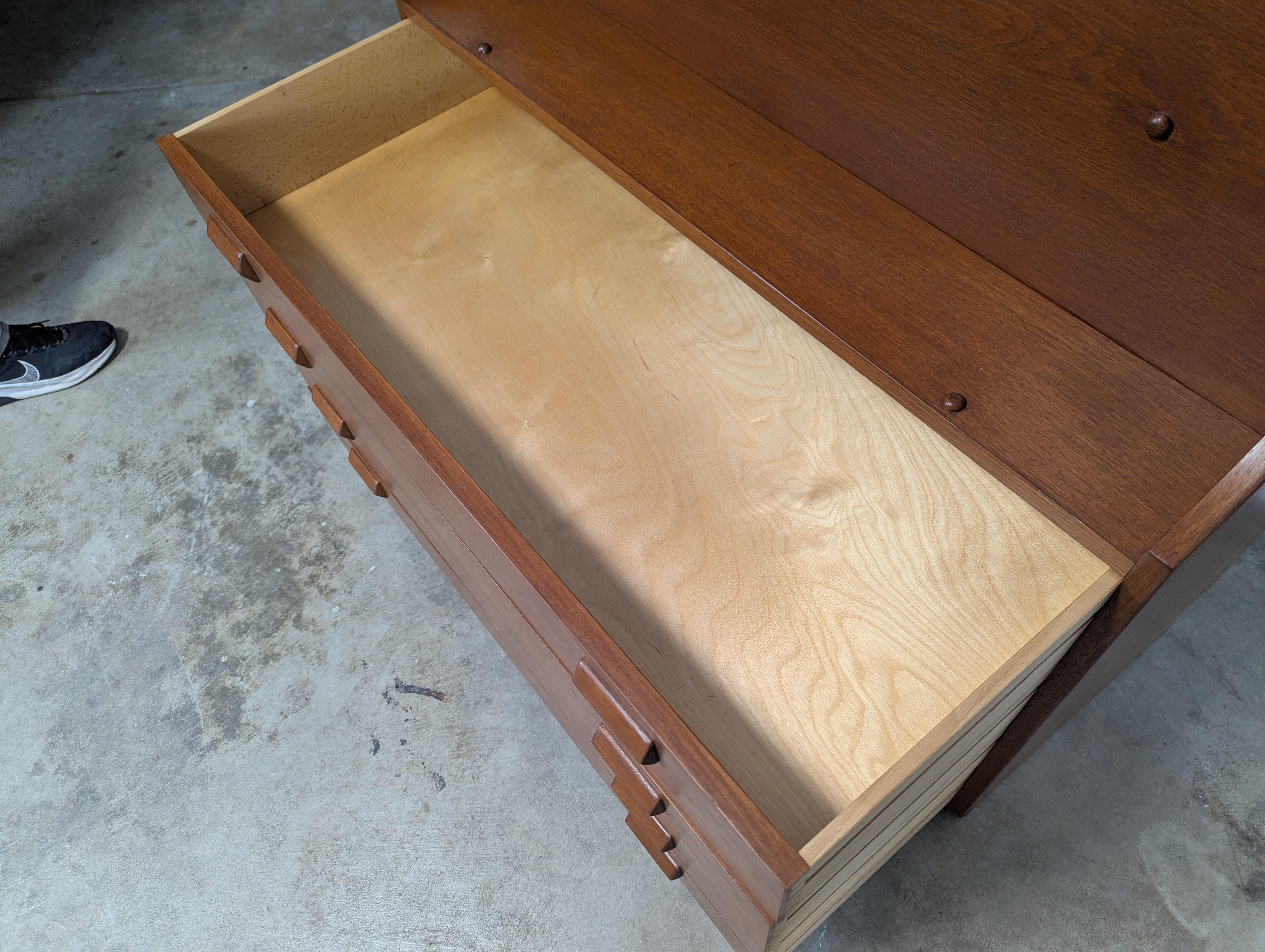 Danish Mid Century Modern Oak Secretary Desk by Borge Mogensen for Søborg Møbler For Sale 13