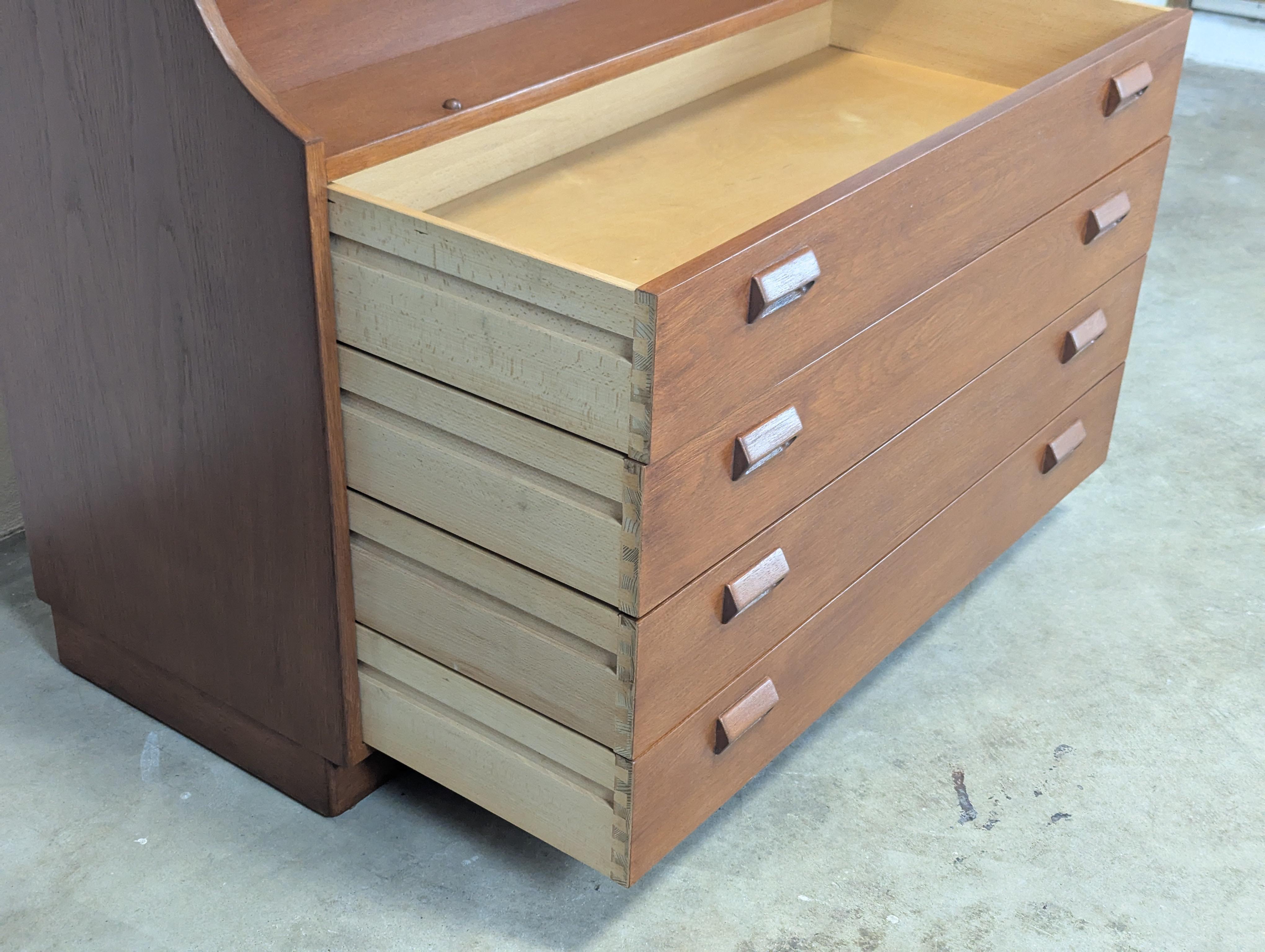 Danish Mid Century Modern Oak Secretary Desk by Borge Mogensen for Søborg Møbler For Sale 14