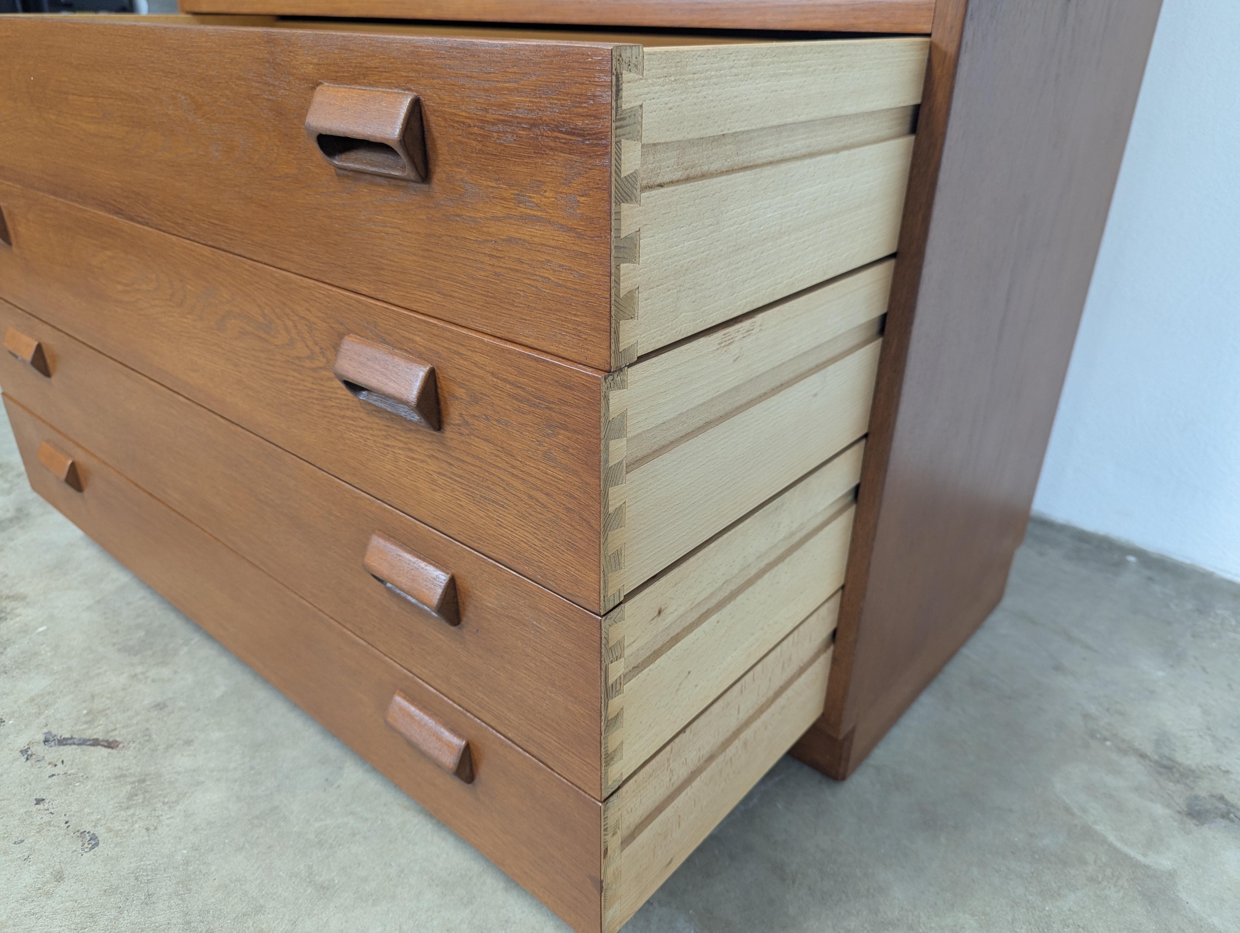 Danish Mid Century Modern Oak Secretary Desk by Borge Mogensen for Søborg Møbler For Sale 15