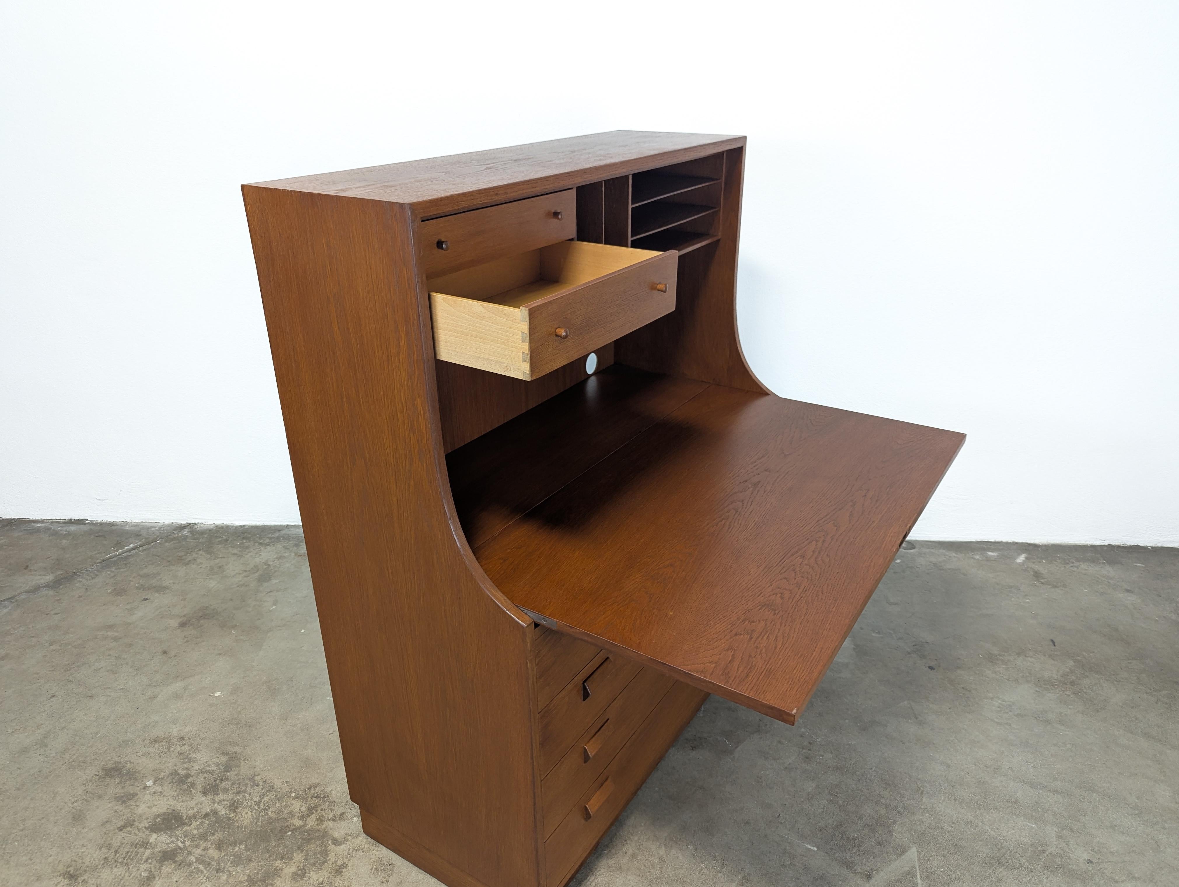 Danish Mid Century Modern Oak Secretary Desk by Borge Mogensen for Søborg Møbler For Sale 3