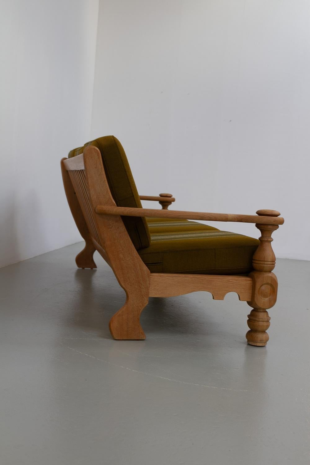 Scandinavo moderno Divano danese di metà secolo in Oak in stile Kjærnulf, anni '60. in vendita
