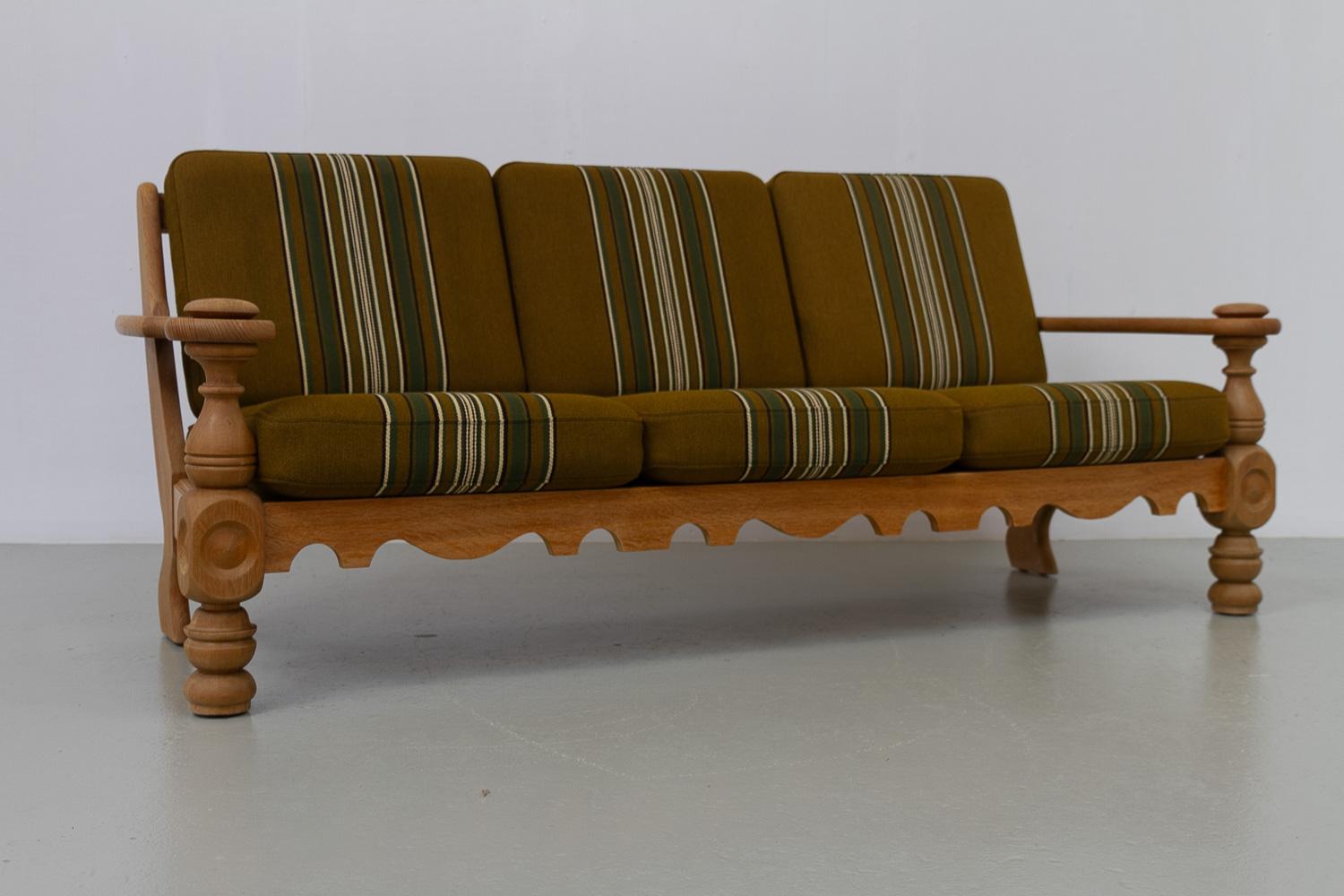 Divano danese di metà secolo in Oak in stile Kjærnulf, anni '60. in vendita 1
