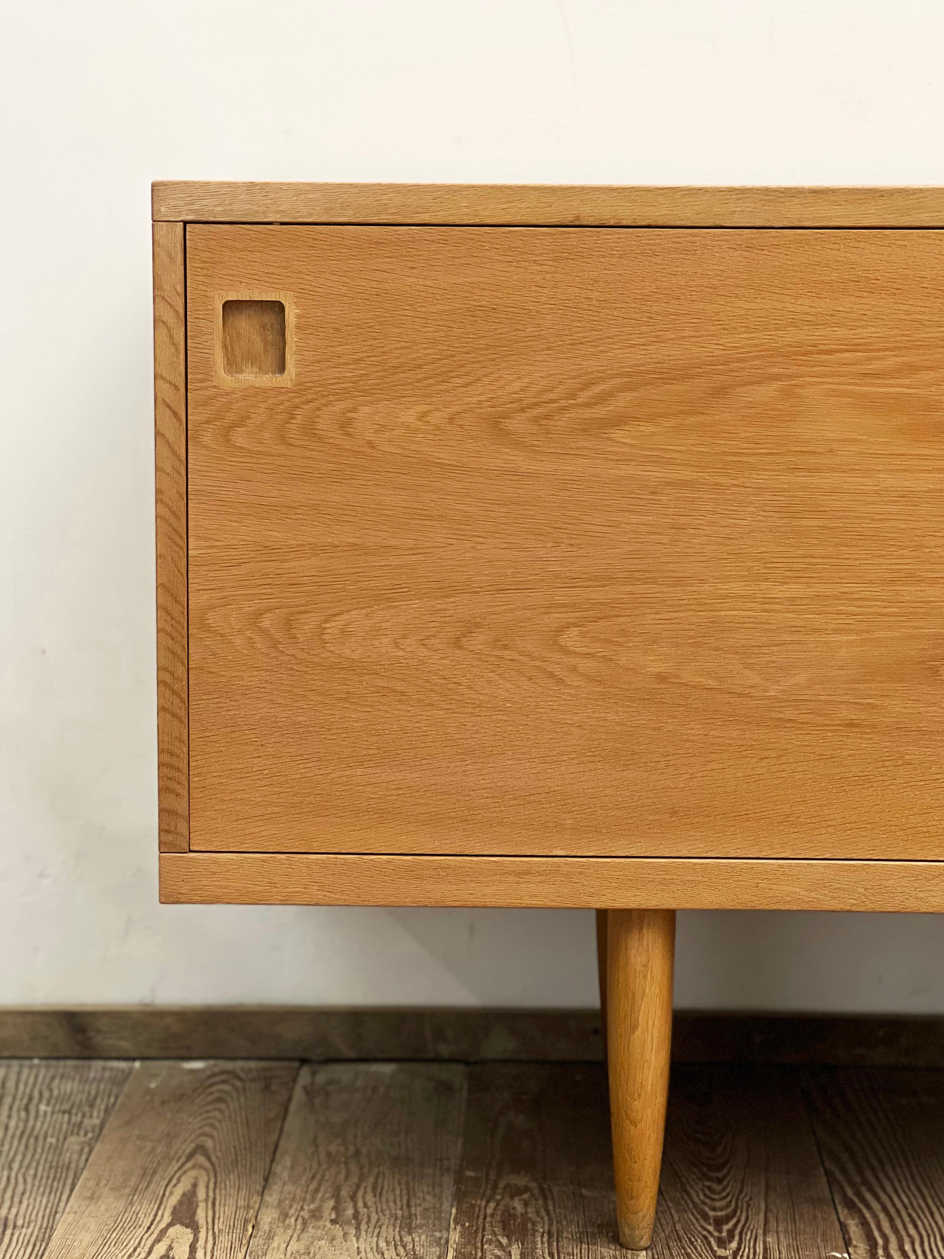 Danish Mid-Century Modern Oak Wood Sideboard, Niels O. Møller for J.L. Moller For Sale 6