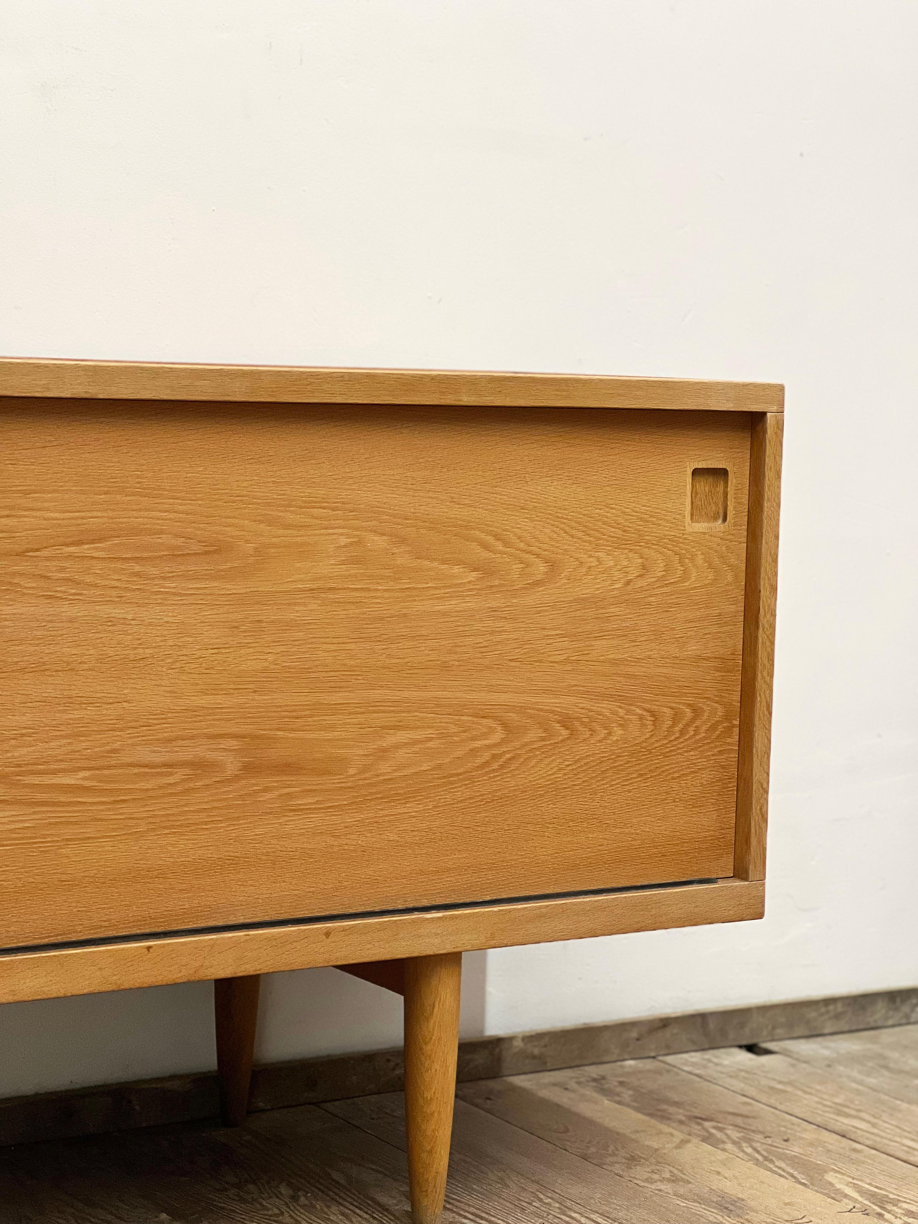 Danish Mid-Century Modern Oak Wood Sideboard, Niels O. Møller for J.L. Moller For Sale 7