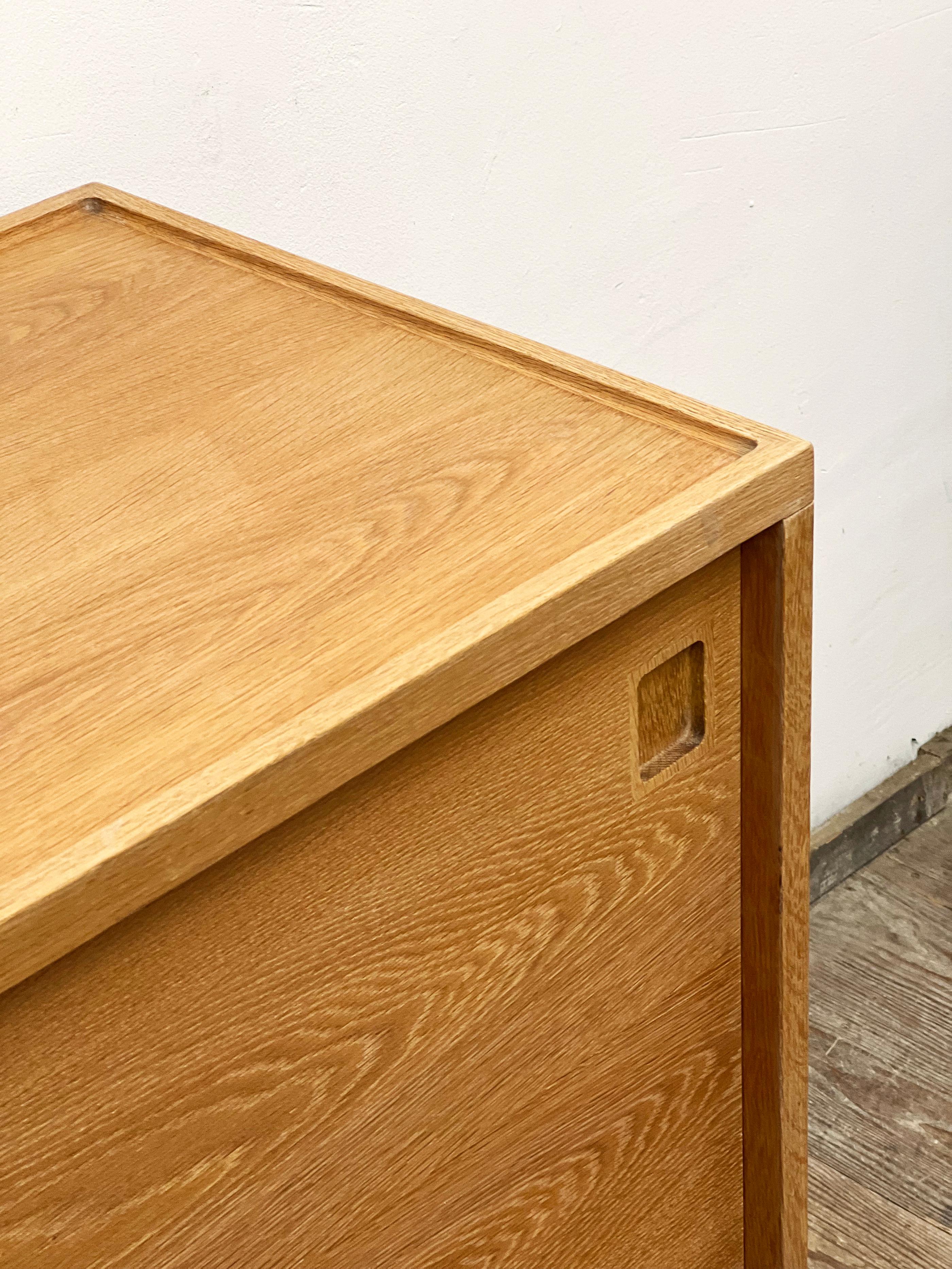 Danish Mid-Century Modern Oak Wood Sideboard, Niels O. Møller for J.L. Moller For Sale 4