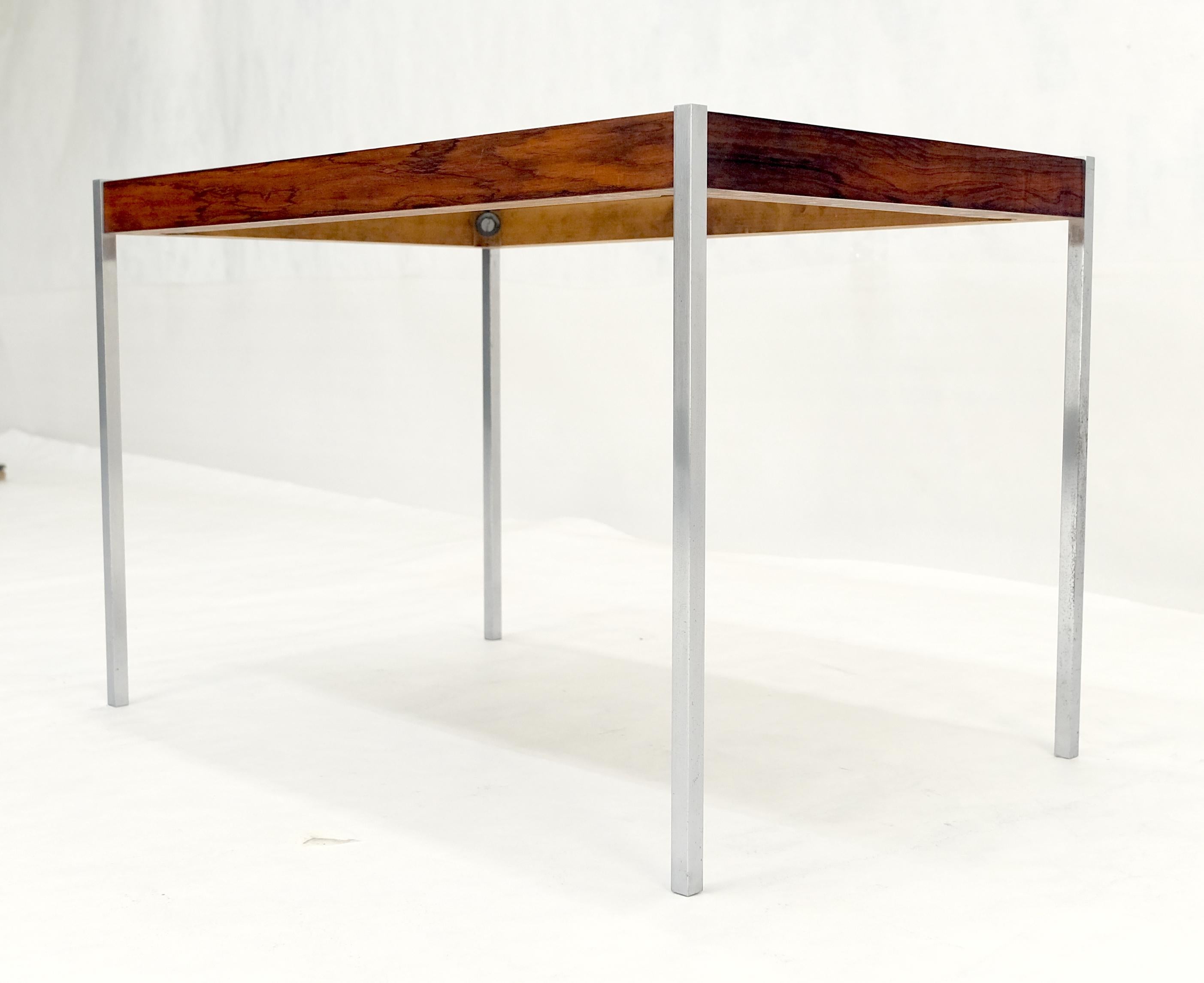 Table d'appoint ou table basse danoise moderne du milieu du siècle dernier en bois de rose en vente 2